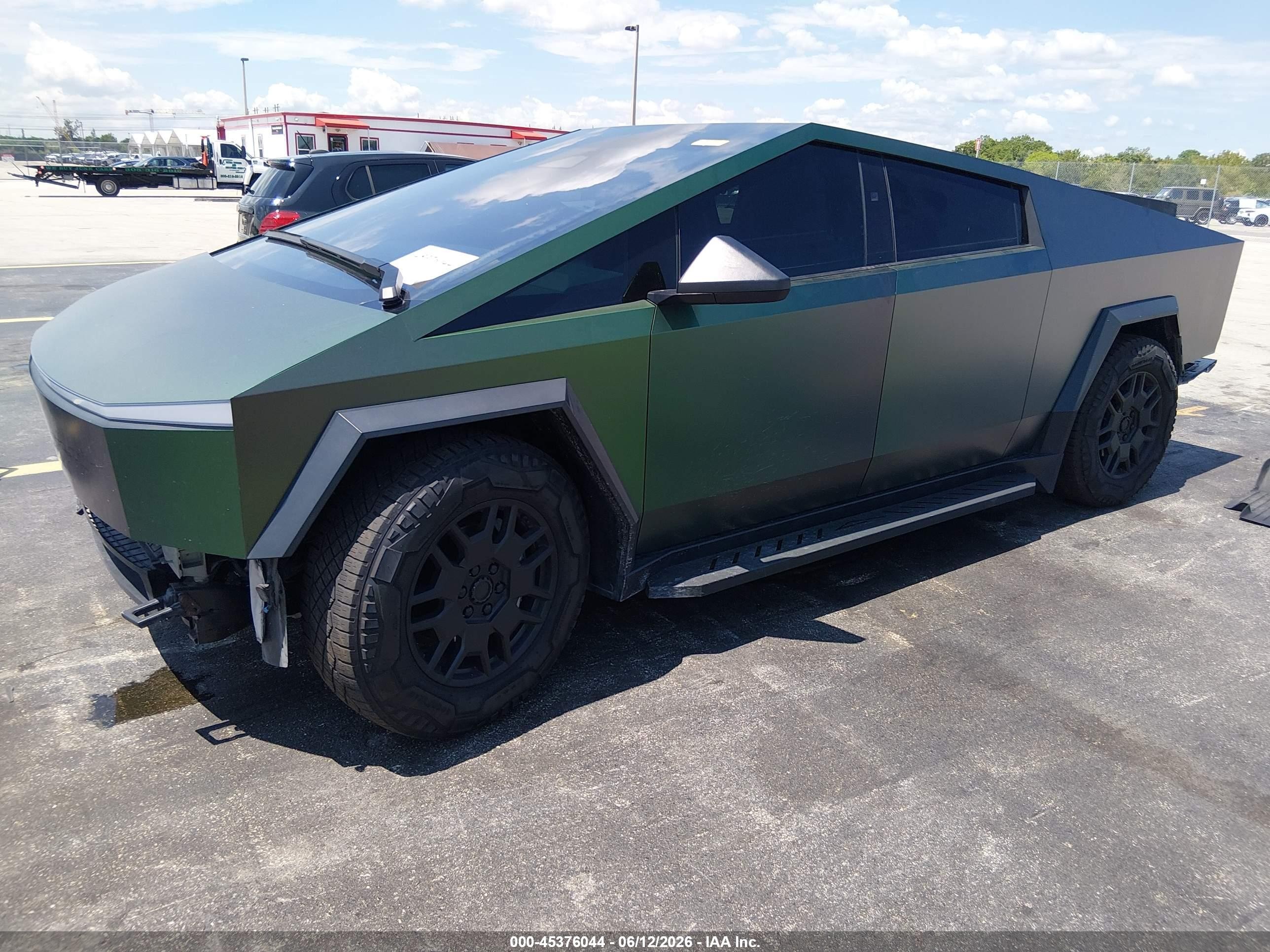 2024 Tesla Cybertruck VIN 7G2CEHED4RA012962 IAAI salvage auction — Rear End, Rebuildable (Florida), sold $30,750 on 2026-08-13 (photo 2)