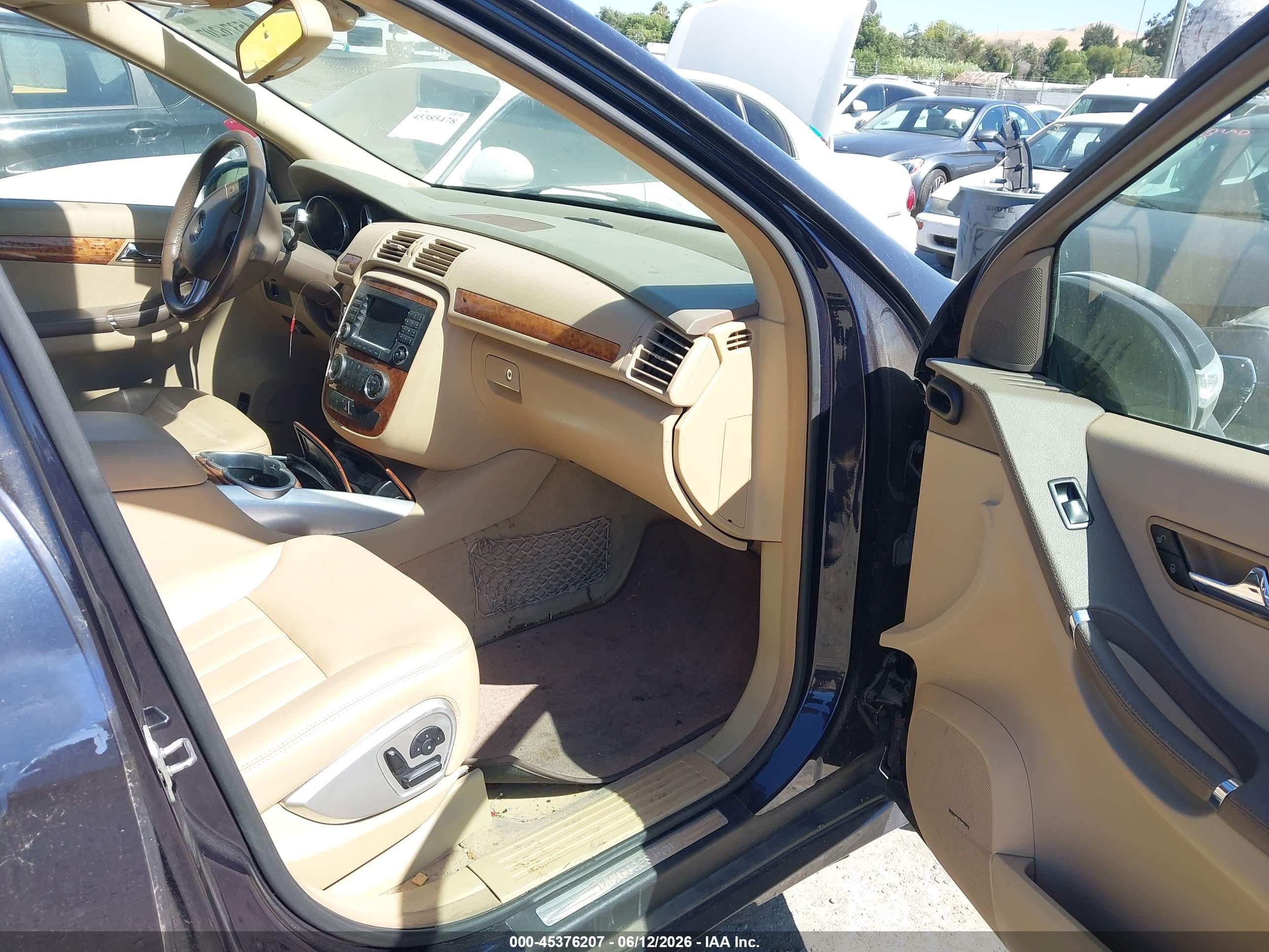 2008 Mercedes-Benz R-Class VIN 4JGCB65E88A069826 IAAI salvage auction — Normal Wear, Salvage Title - Dealer (California), sold $325 on 2026-07-02 (photo 5)