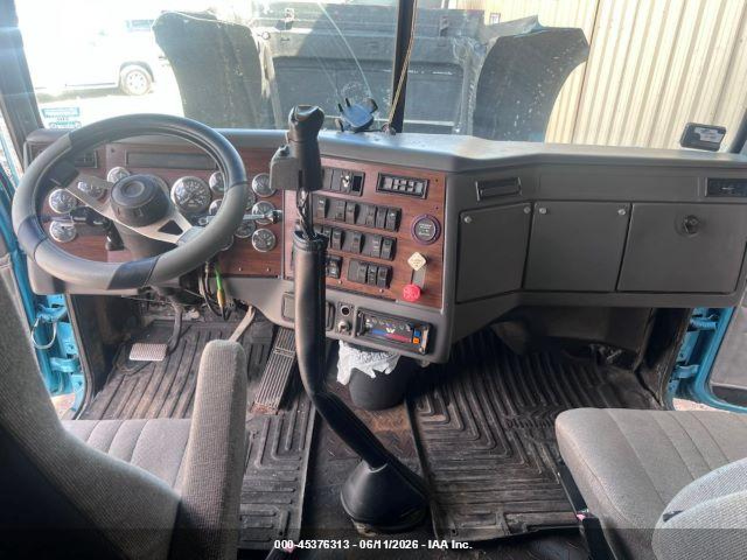 1998 Western star/auto car Conventional VIN 2WKEDDCK1WK949273 IAAI salvage auction — Normal Wear, Clear (Louisiana), sold $13,000 on 2026-07-01 (photo 5)
