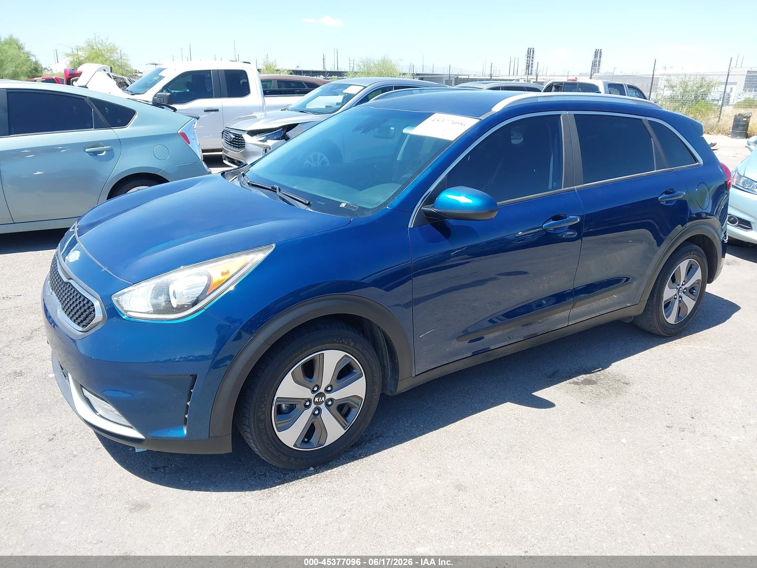 2017 Kia Niro VIN KNDCB3LC7H5104191 IAAI salvage auction — Side, Salvage (Arizona), sold $2,250 on 2026-06-25 (photo 2)