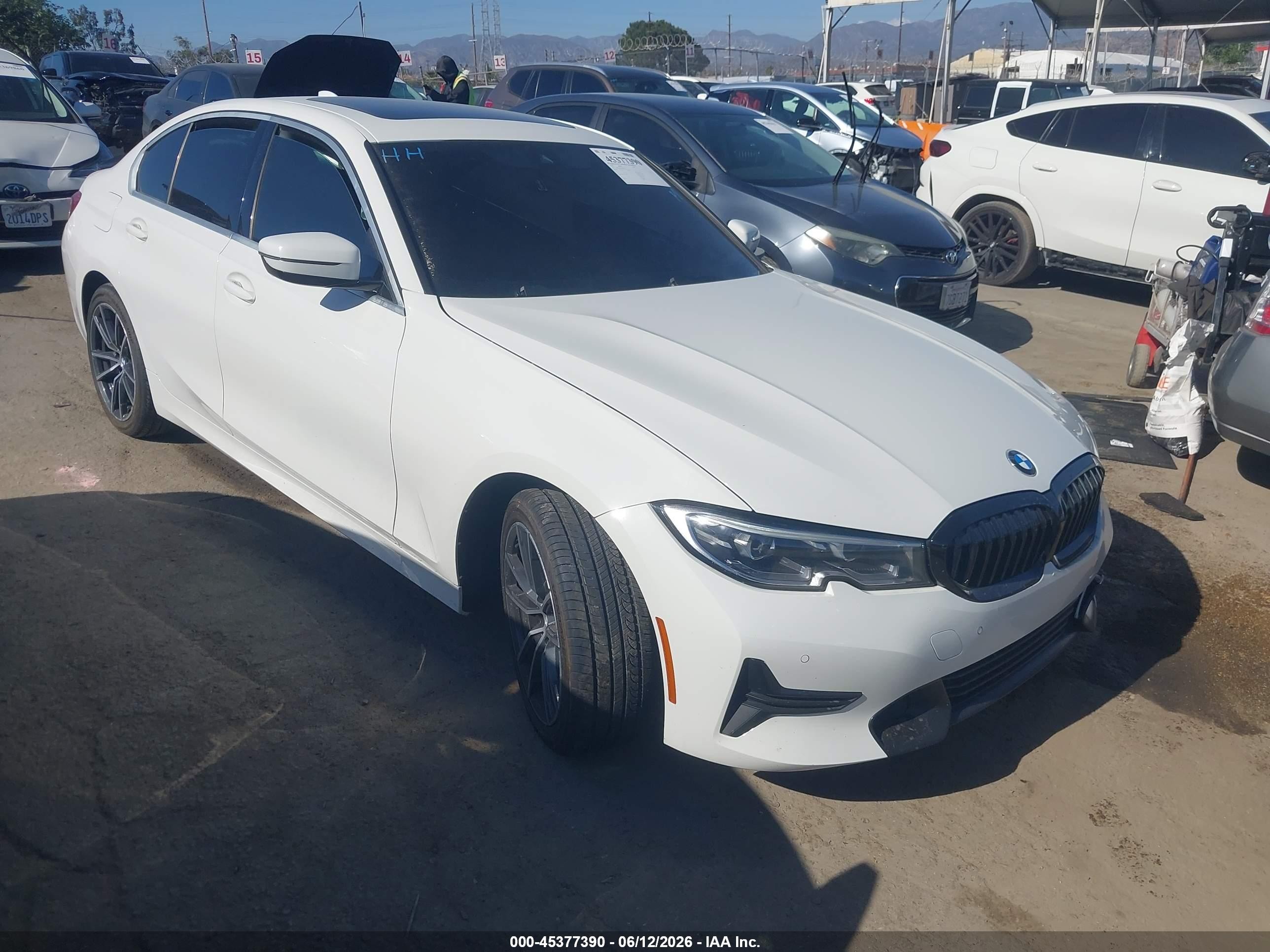 2020 BMW 3 Series VIN 3MW5R1J05L8B32405 — IAAI salvage auction photo
