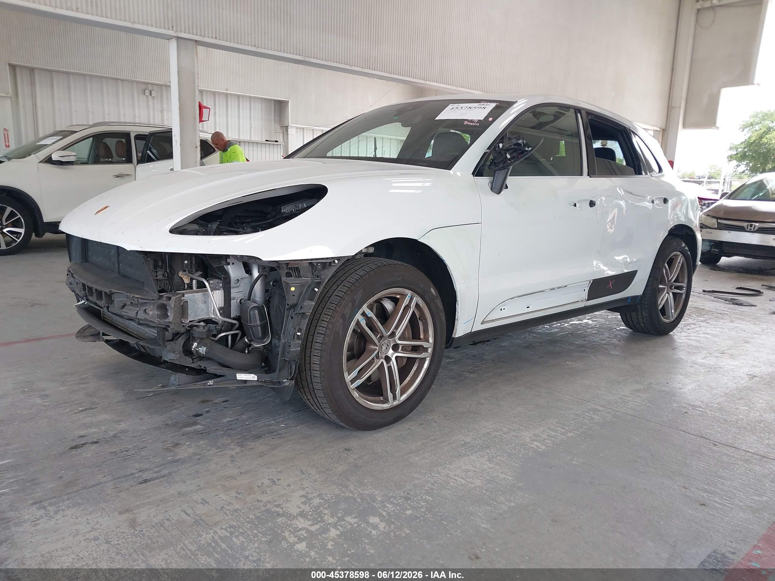 2021 Porsche Macan VIN WP1AA2A51MLB06290 IAAI salvage auction — Side, Rebuildable (Florida), sold $13,250 on 2026-07-01 (photo 2)