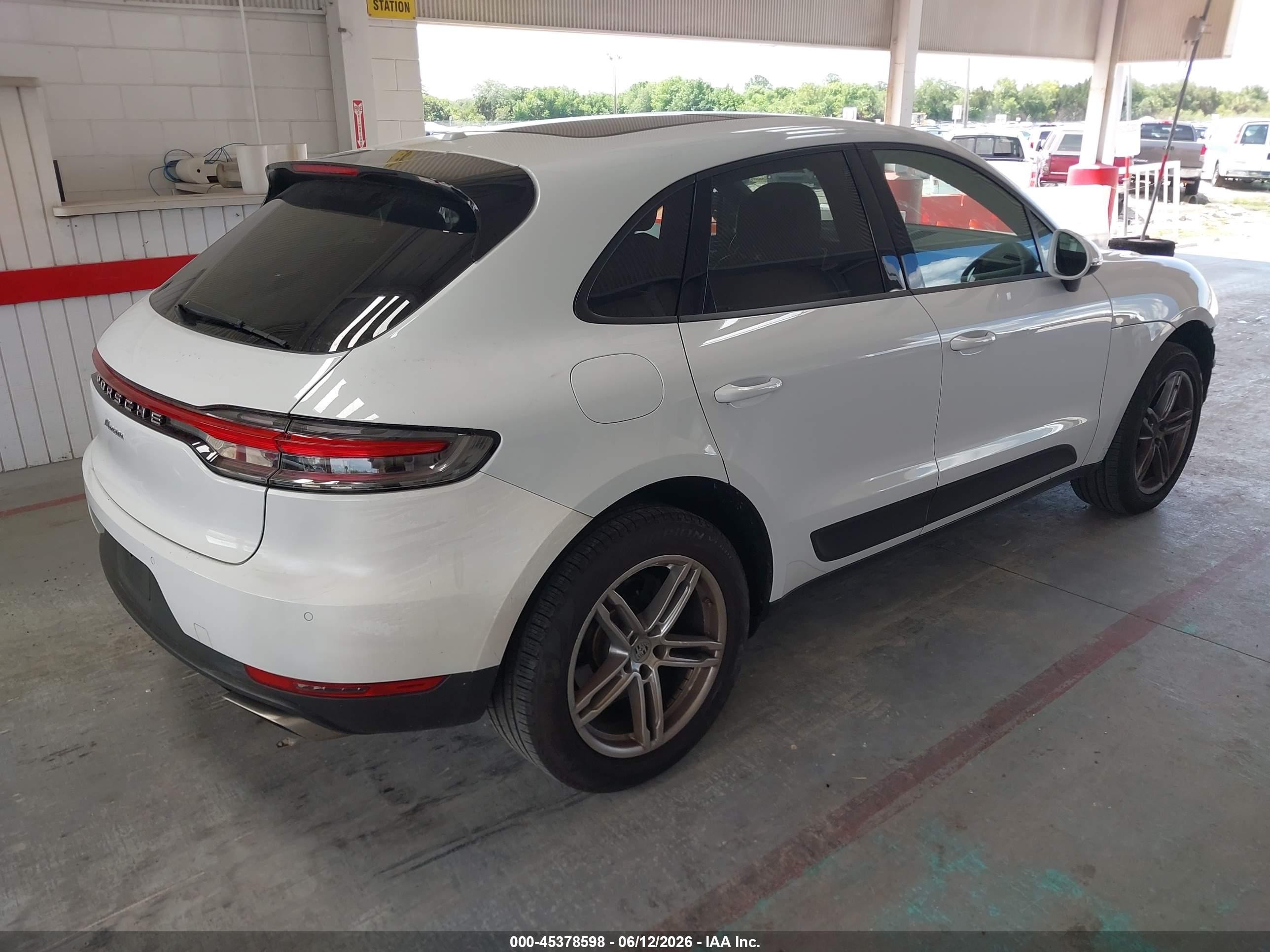 2021 Porsche Macan VIN WP1AA2A51MLB06290 IAAI salvage auction — Side, Rebuildable (Florida), sold $13,250 on 2026-07-01 (photo 4)