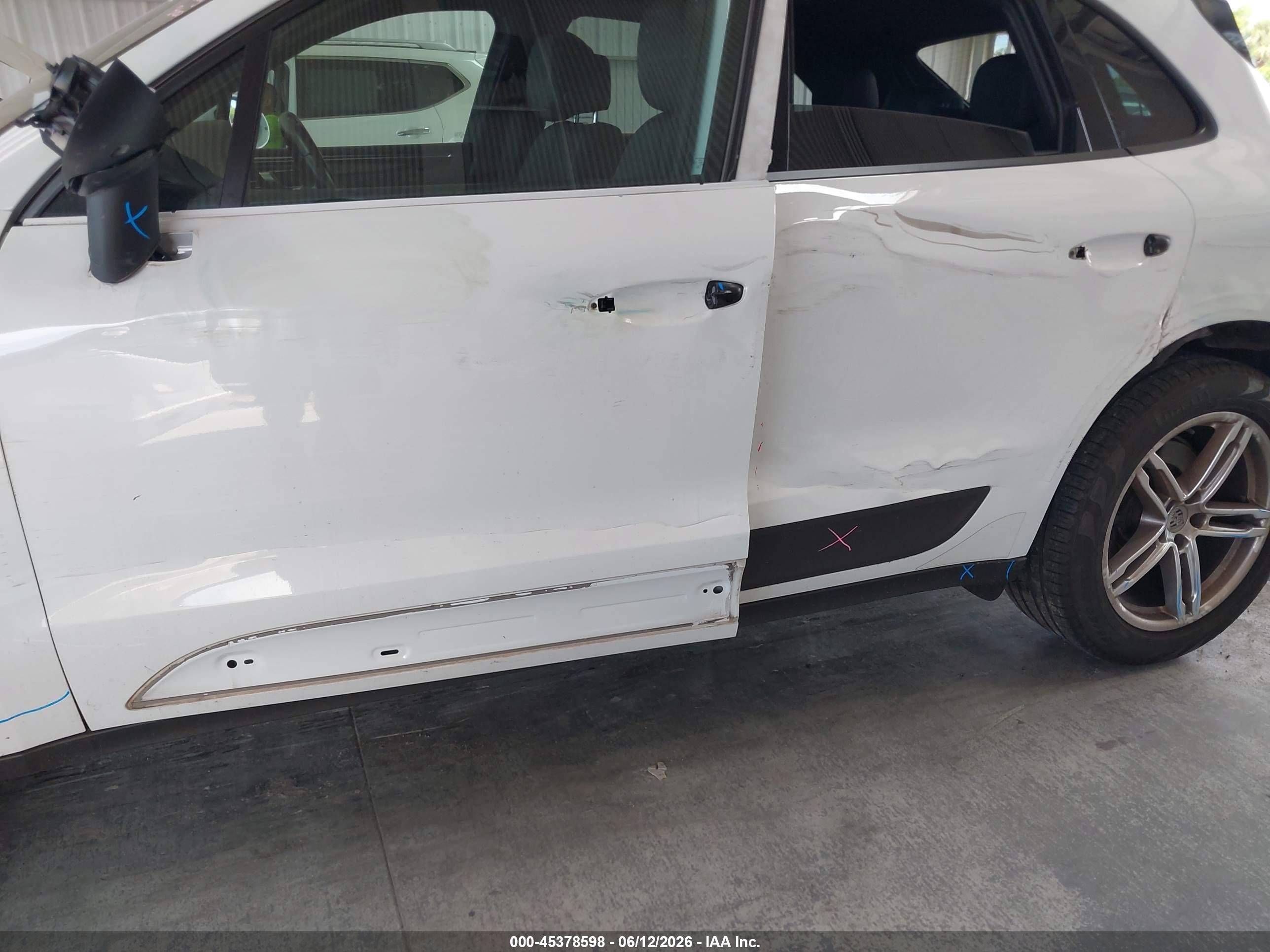 2021 Porsche Macan VIN WP1AA2A51MLB06290 IAAI salvage auction — Side, Rebuildable (Florida), sold $13,250 on 2026-07-01 (photo 6)