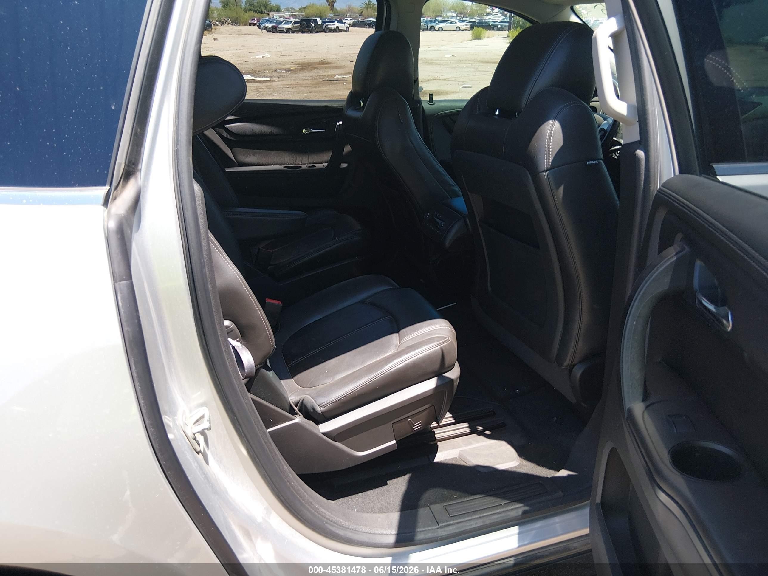 2016 Chevrolet Traverse VIN 1GNKVHKD5GJ271527 IAAI salvage auction — Side, Salvage (Arizona), sold $850 on 2026-07-09 (photo 8)