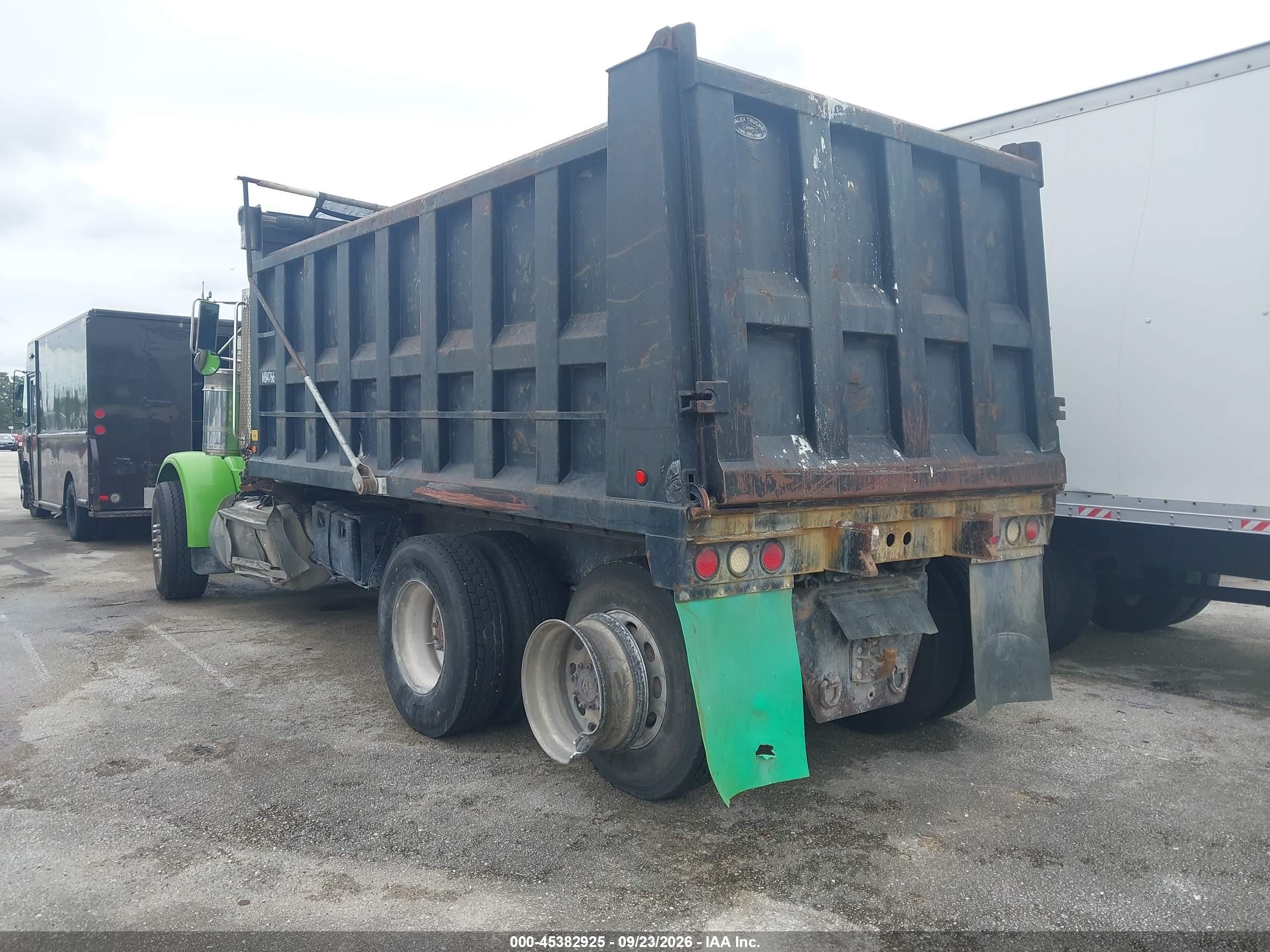 2004 Peterbilt 378 VIN 1XPFDB9X54N824366 IAAI salvage auction — All Over, Rebuildable (Florida), sold $12,500 on 2026-10-10 (photo 3)