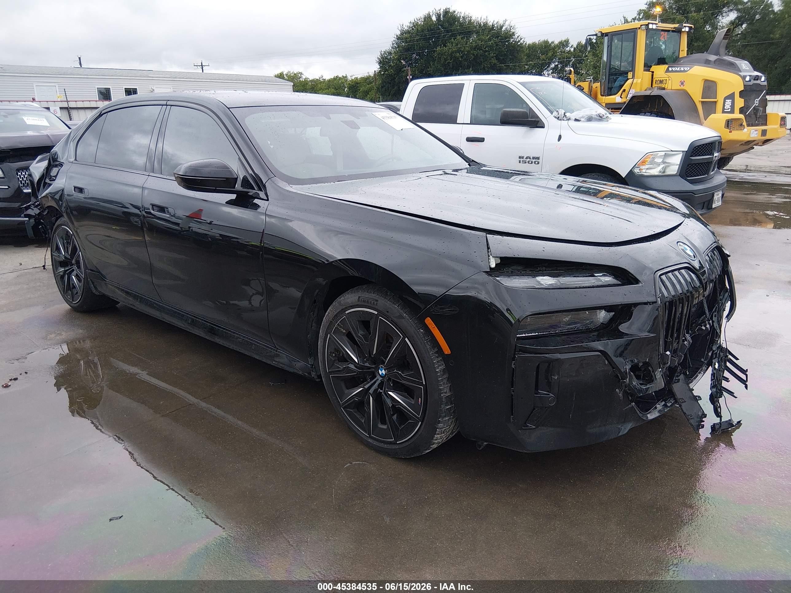 2024 BMW i7 VIN WBY43EJ02RCR08173 — IAAI salvage auction photo