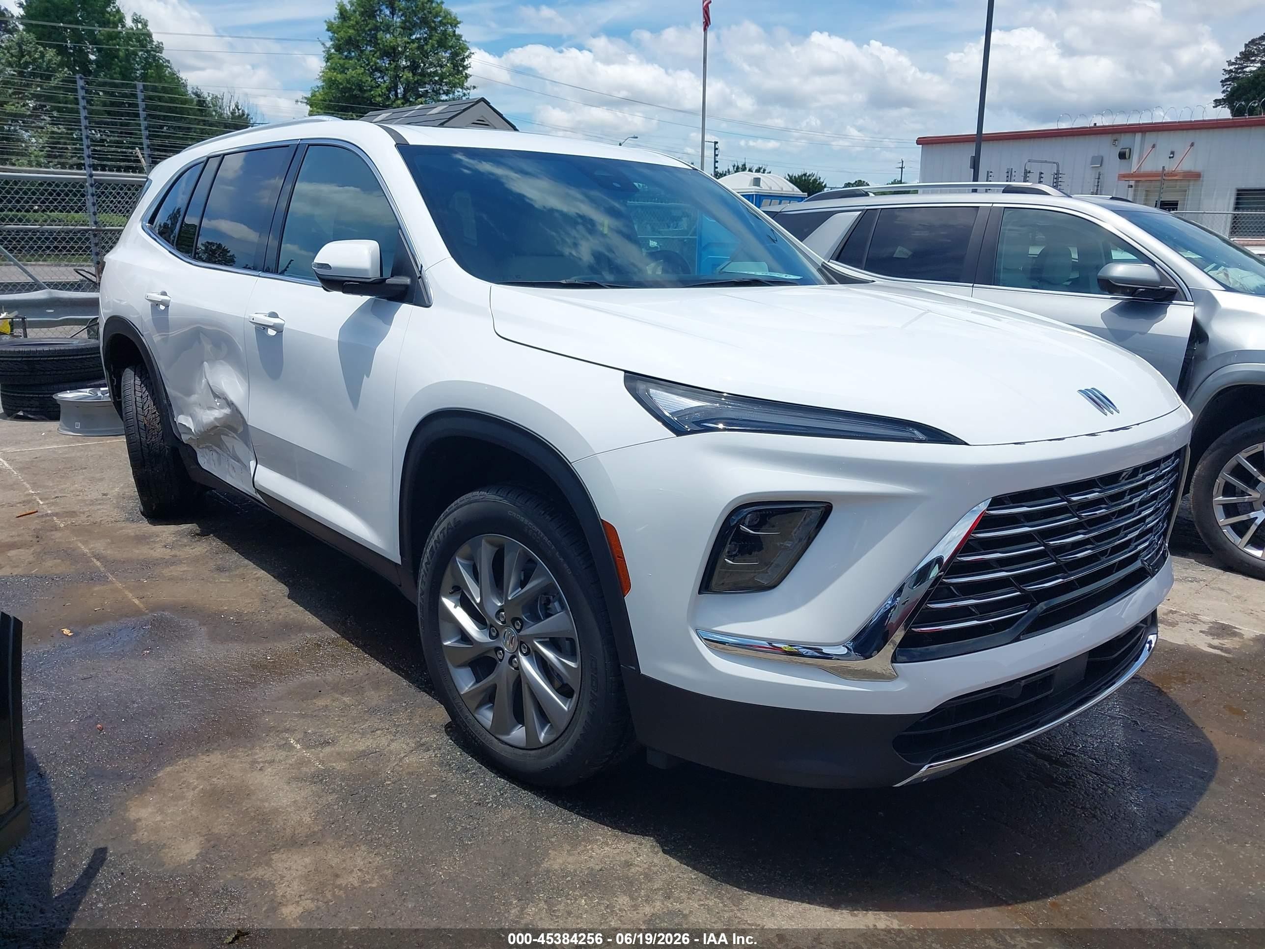 2025 Buick Enclave VIN 5GAEVARS2SJ114159 — IAAI salvage auction photo