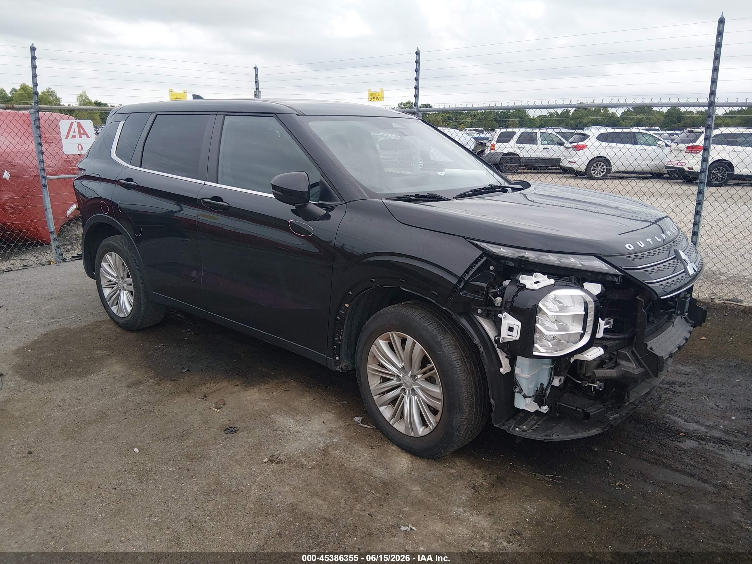 2024 Mitsubishi Outlander VIN JA4J3UA88RZ042975 — IAAI salvage auction photo