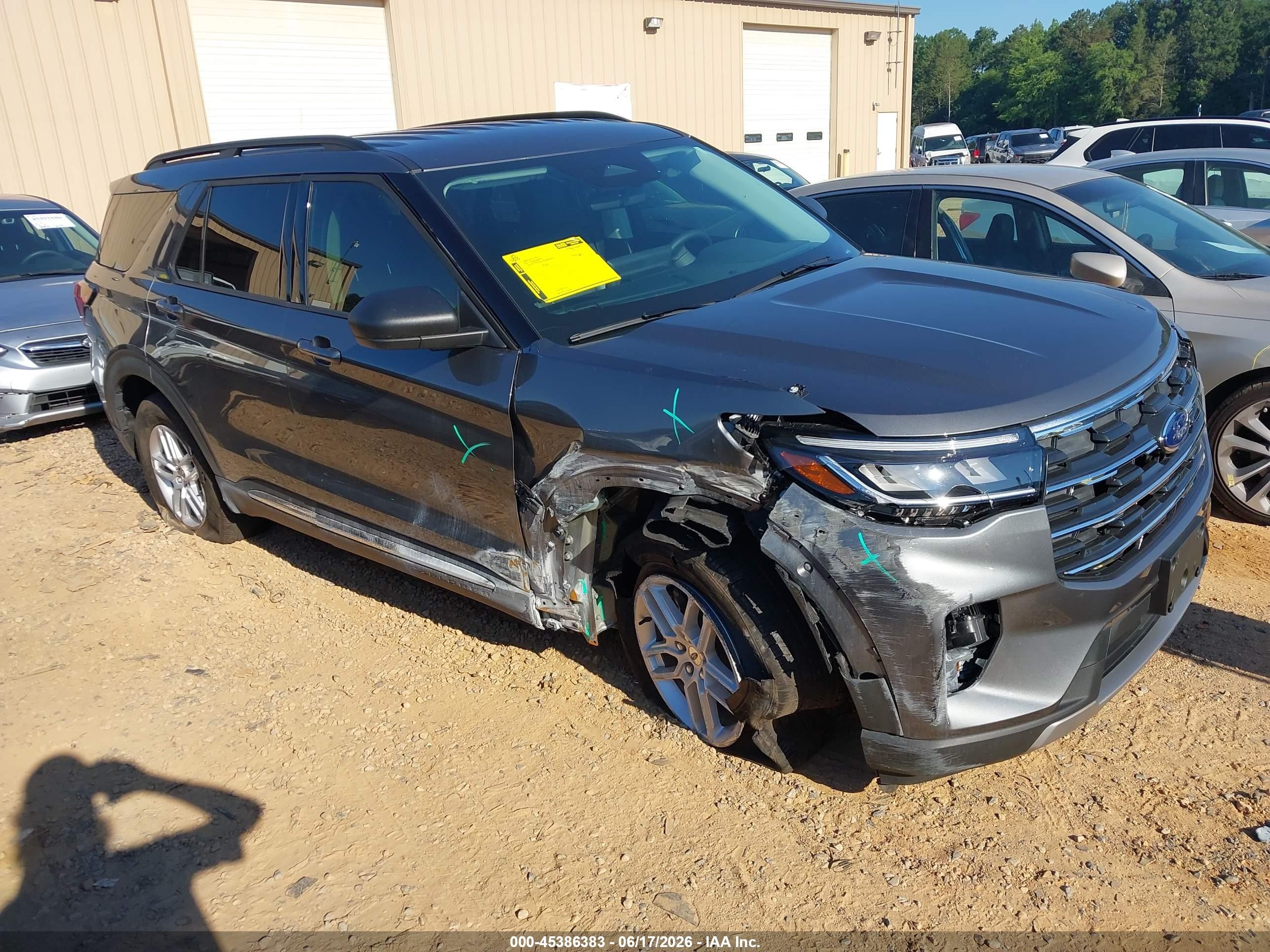2025 Ford Explorer VIN 1FMUK7DHXSGB84504 — IAAI salvage auction photo
