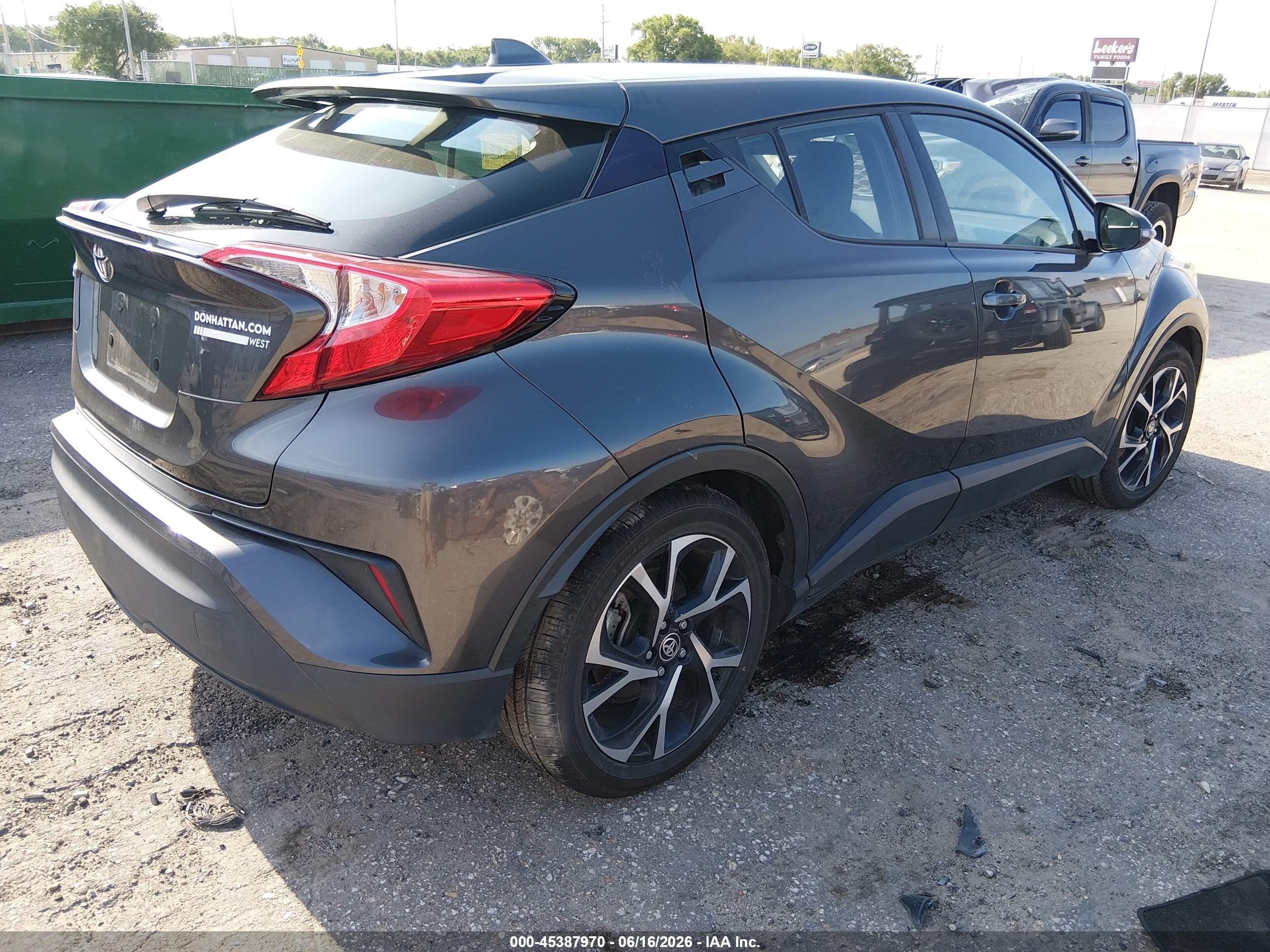 2021 Toyota C-HR VIN NMTKHMBX4MR123157 IAAI salvage auction — Side, Salvage (Kansas), sold $7,000 on 2026-09-10 (photo 4)