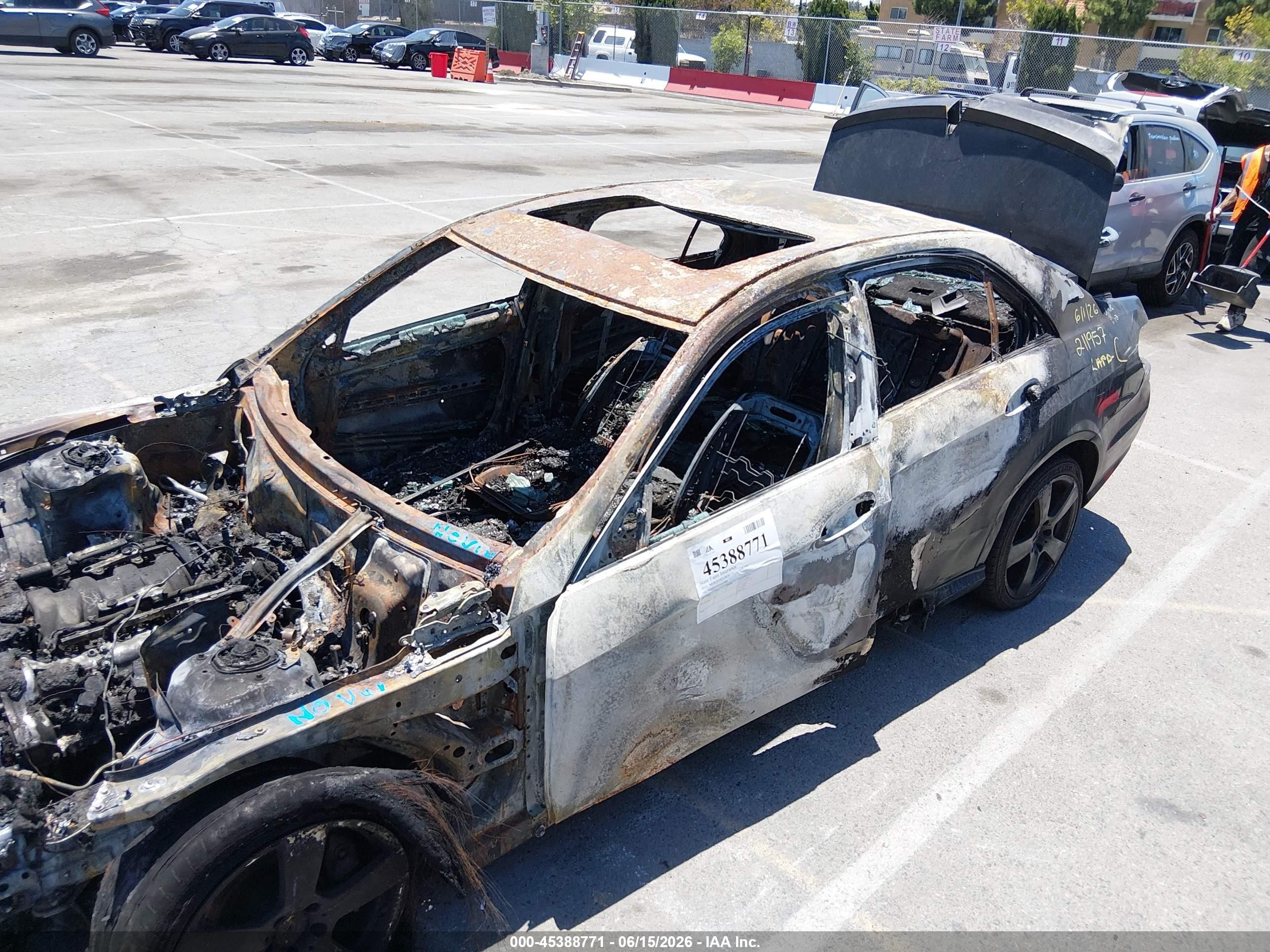2010 Mercedes-Benz E-Class VIN WDDHF7CB2AA119810 IAAI salvage auction — Burn, Non-Repairable (California), sold $250 on 2026-07-09 (photo 6)