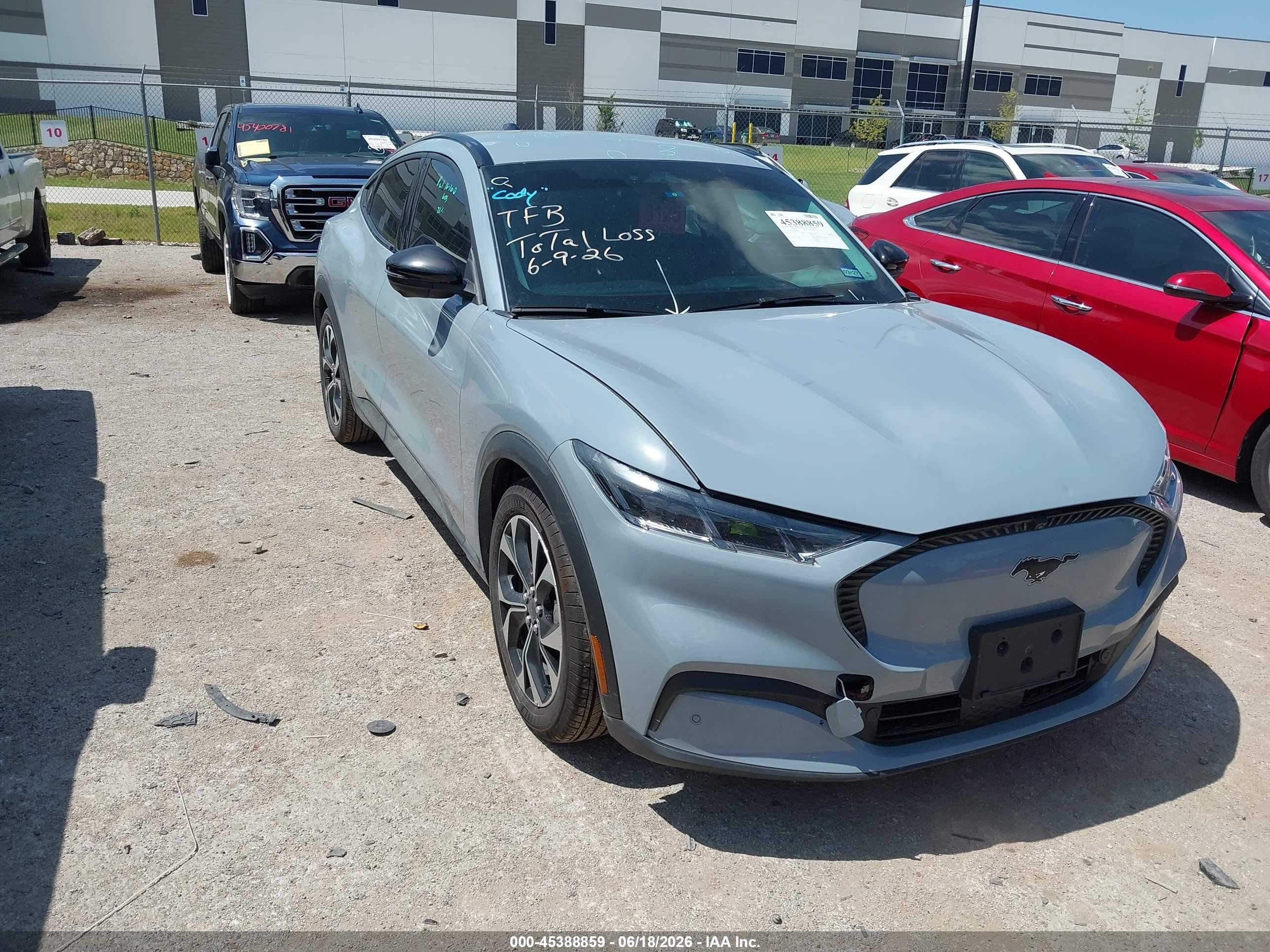 2025 Ford Mustang Mach-E VIN 3FMTK1R43SMA09211 — IAAI salvage auction photo