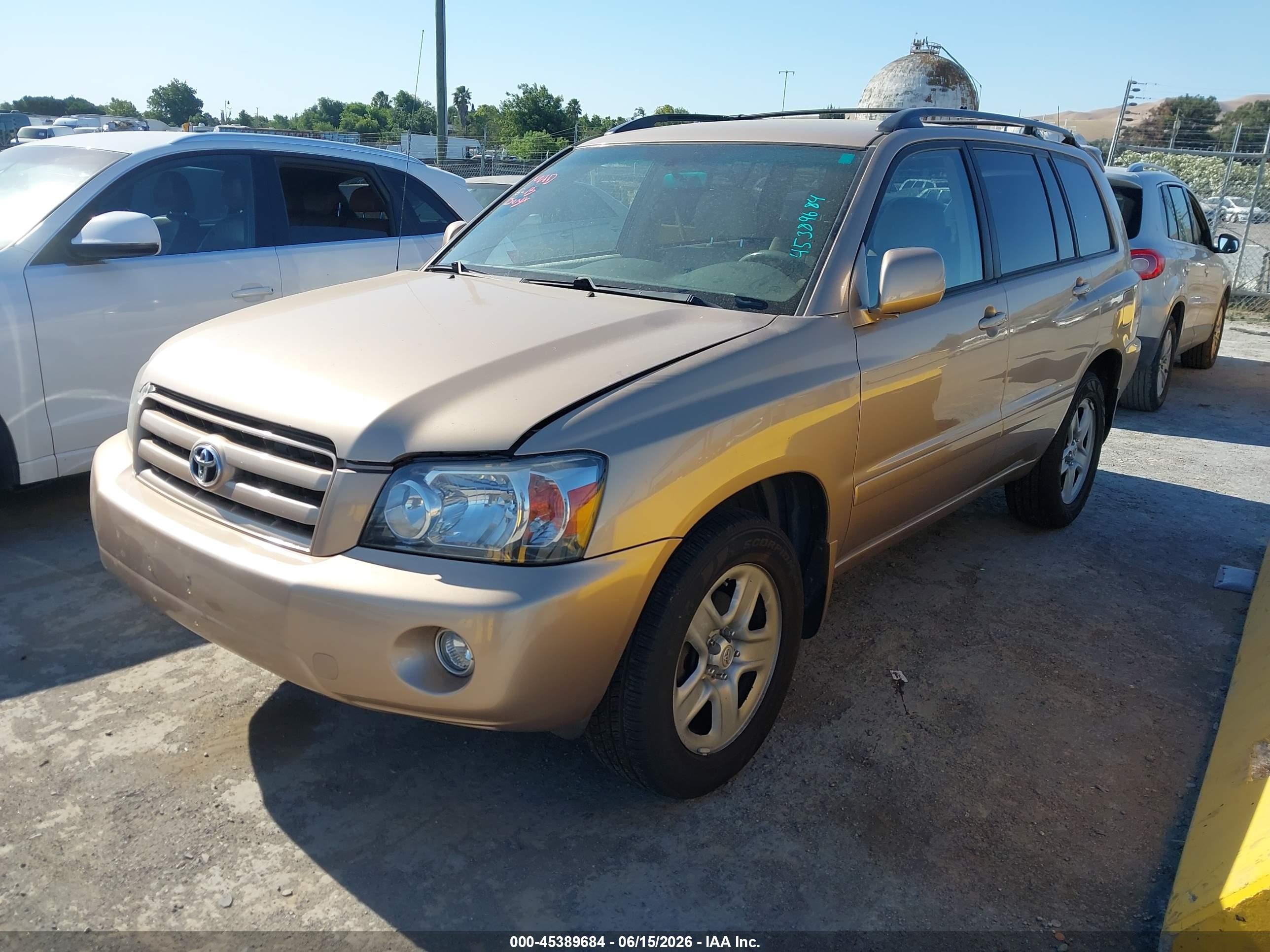 2007 Toyota Highlander VIN JTEGD21A370160661 IAAI salvage auction — Normal Wear, Clear - Dealer Only (California), sold $900 on 2026-07-09 (photo 2)