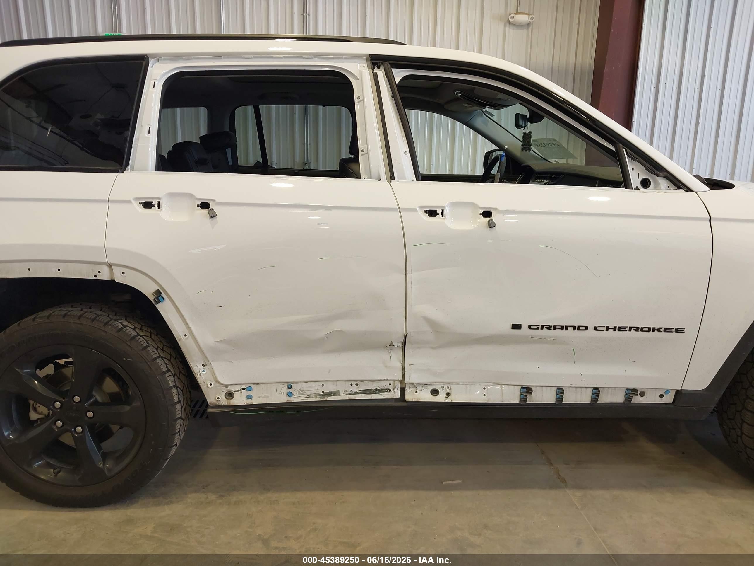 2023 Jeep Grand cherokee VIN 1C4RJHBG8PC651690 IAAI salvage auction — Unknown, Salvage (Utah), sold $11,300 on 2026-09-11 (photo 6)