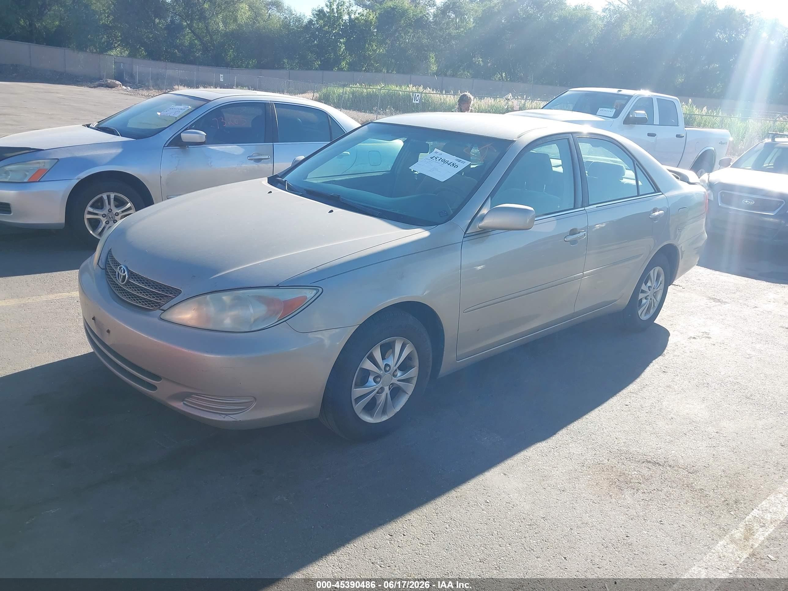 2004 Toyota Camry VIN 4T1BF32K84U076423 IAAI salvage auction — Normal Wear, Clear (Utah), sold $350 on 2026-07-02 (photo 2)