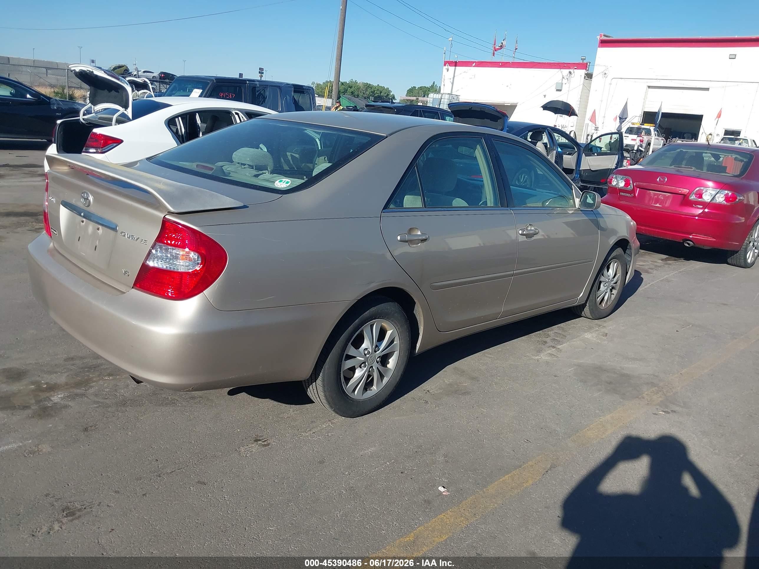 2004 Toyota Camry VIN 4T1BF32K84U076423 IAAI salvage auction — Normal Wear, Clear (Utah), sold $350 on 2026-07-02 (photo 4)