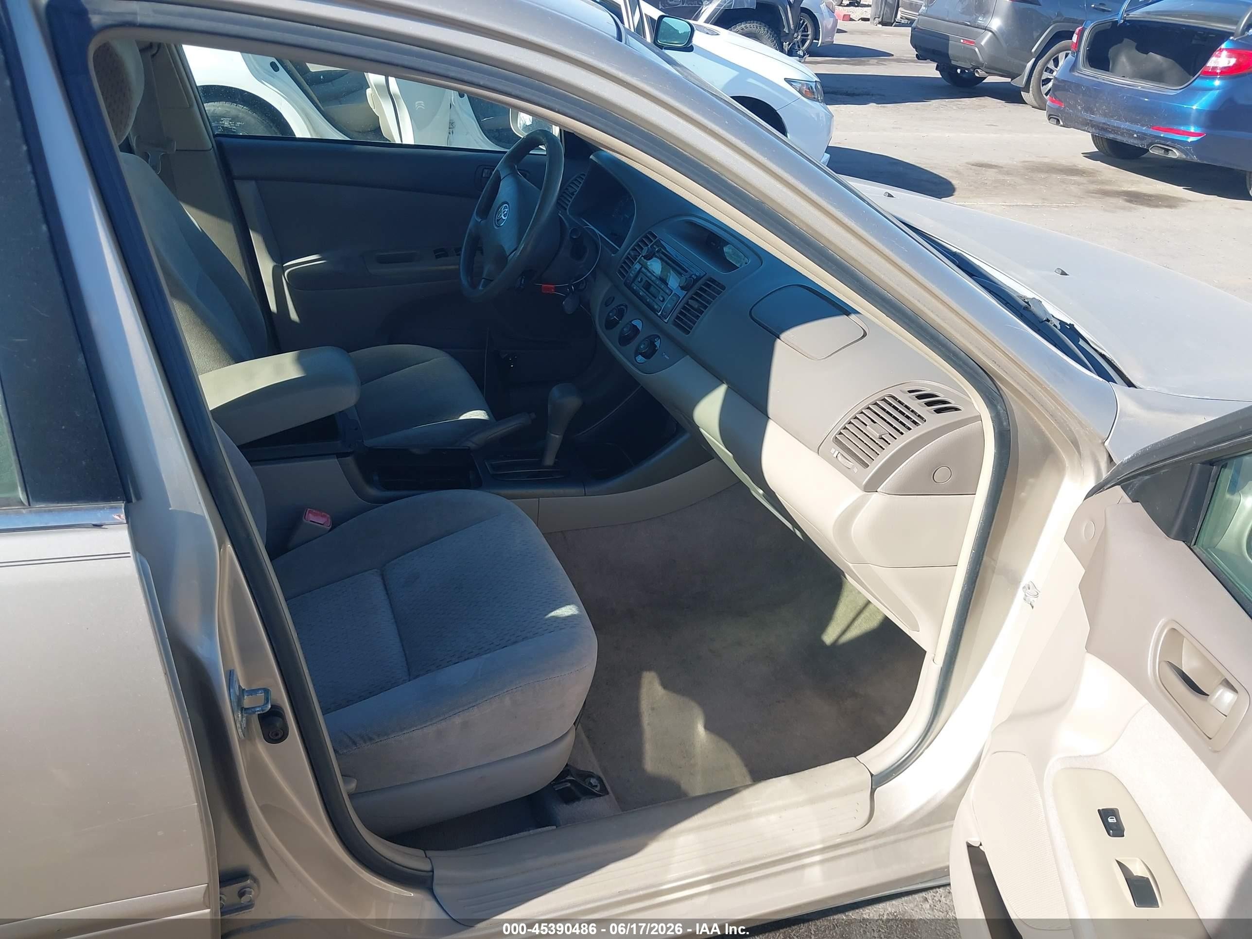 2004 Toyota Camry VIN 4T1BF32K84U076423 IAAI salvage auction — Normal Wear, Clear (Utah), sold $350 on 2026-07-02 (photo 5)