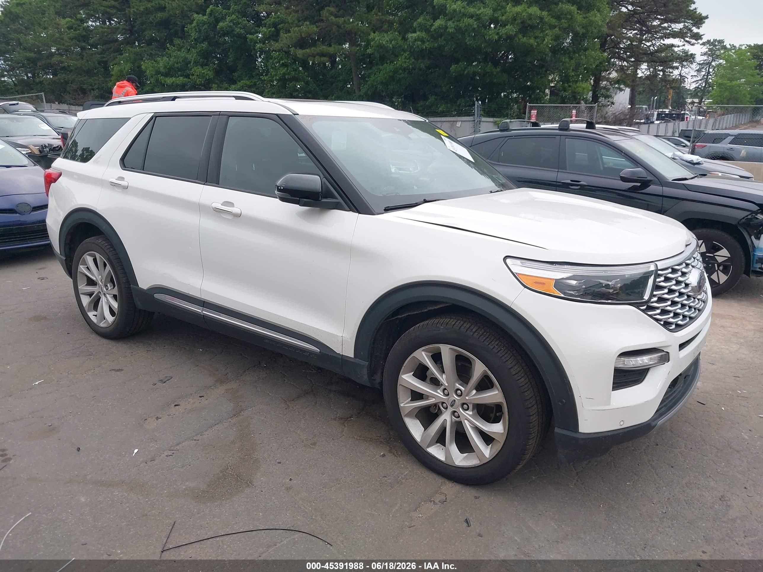 2022 Ford Explorer VIN 1FM5K8HC5NGB69325 — IAAI salvage auction photo