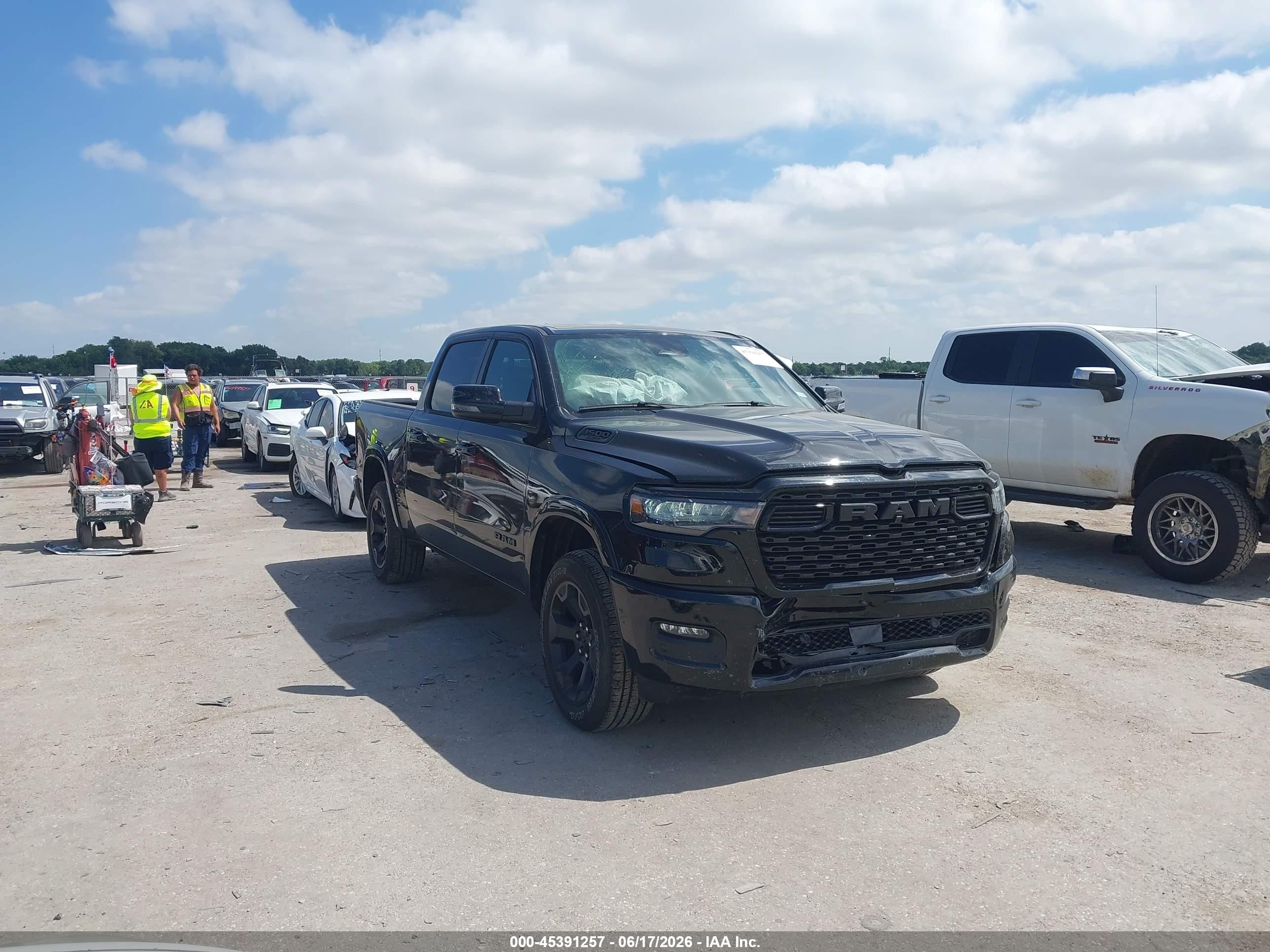 2025 Ram 1500 VIN 3C6SRFFPXS4500812 — IAAI salvage auction photo