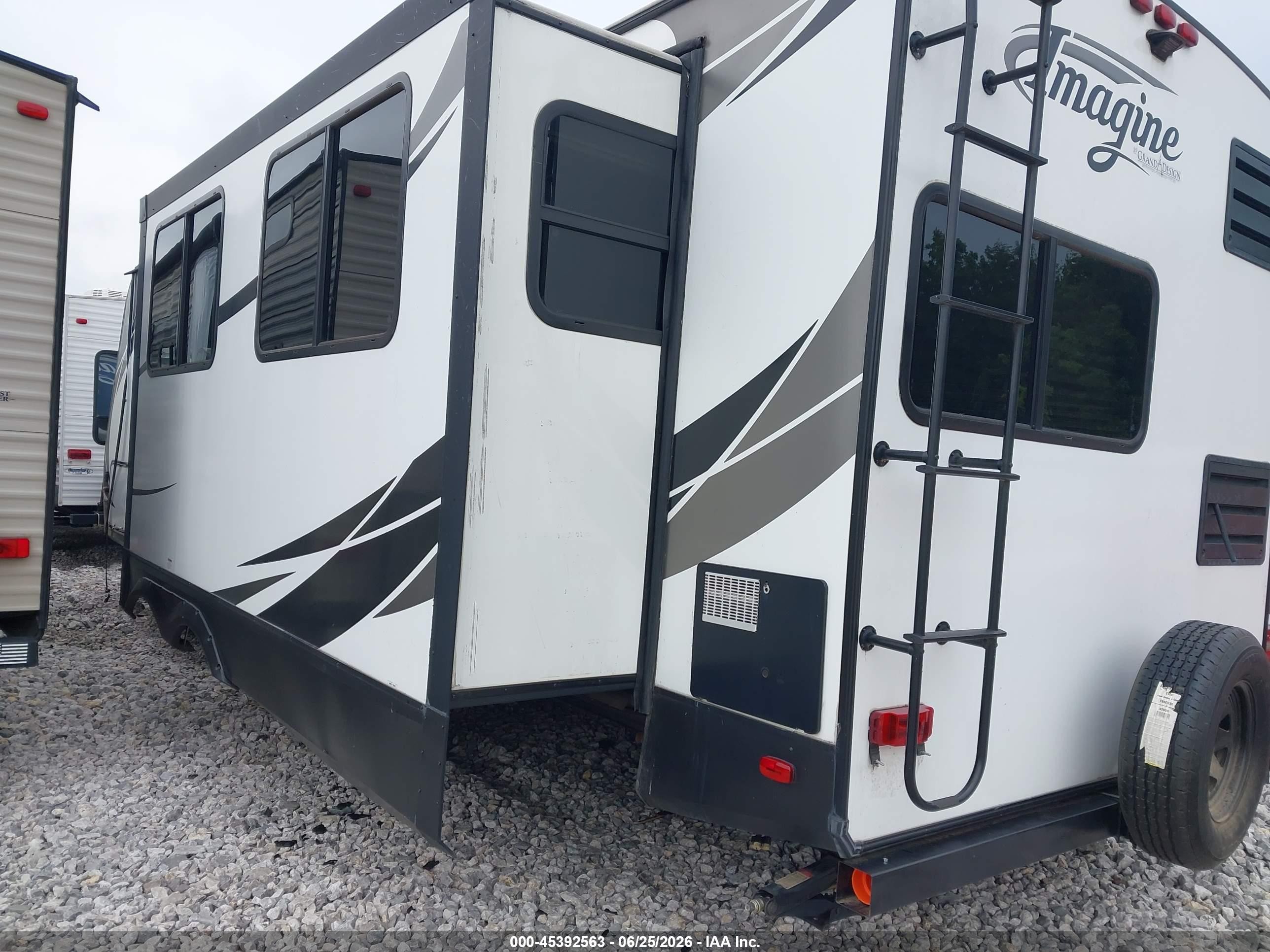2018 Grand design Other VIN 573TE3221J6606865 IAAI salvage auction — Unknown, Clear (Oklahoma), sold $6,550 on 2026-09-08 (photo 3)