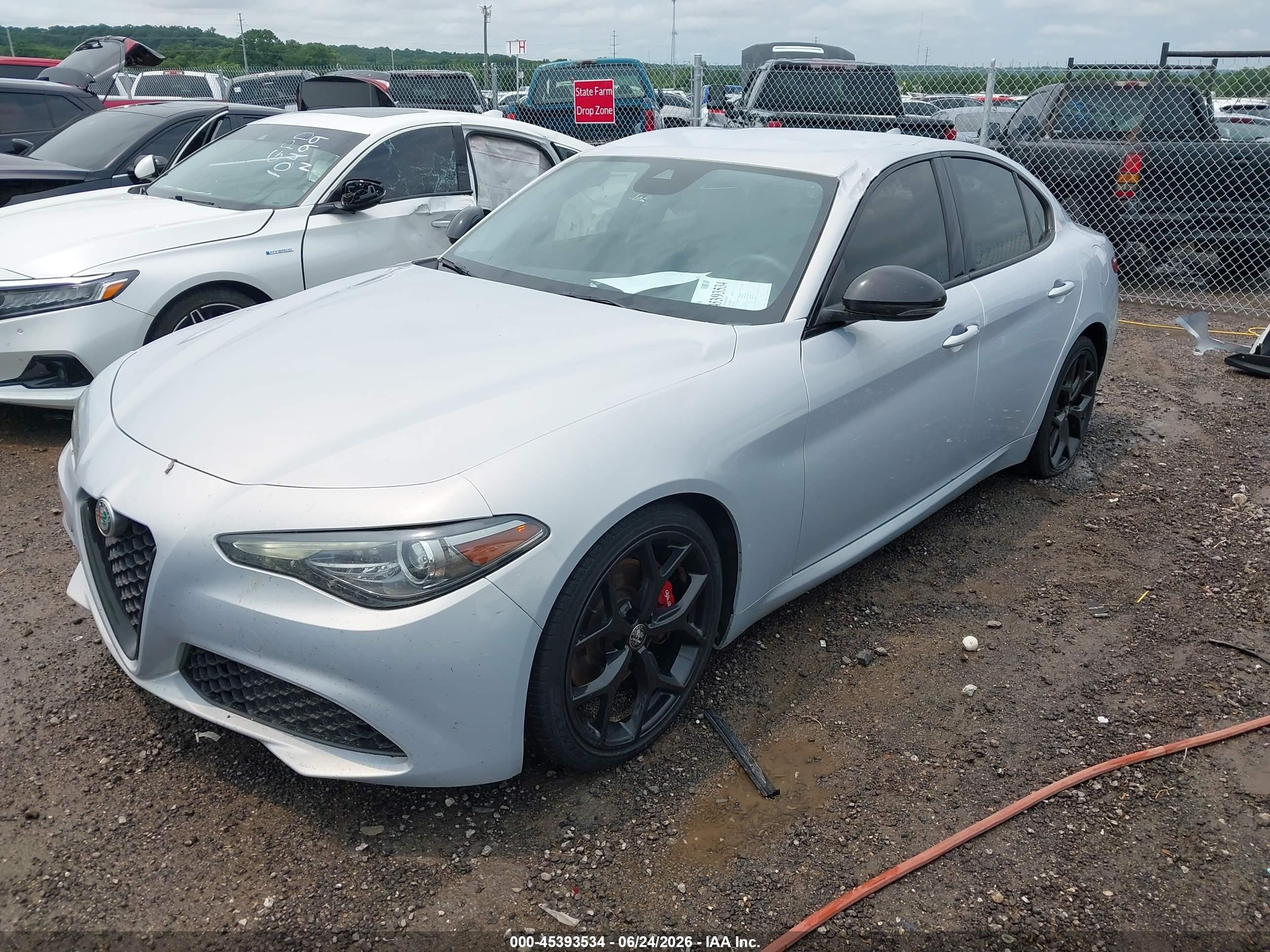 2020 Alfa romeo Giulia VIN ZARFAMANXL7638802 IAAI salvage auction — Hail, Clear (Oklahoma), sold $3,050 on 2026-09-08 (photo 2)