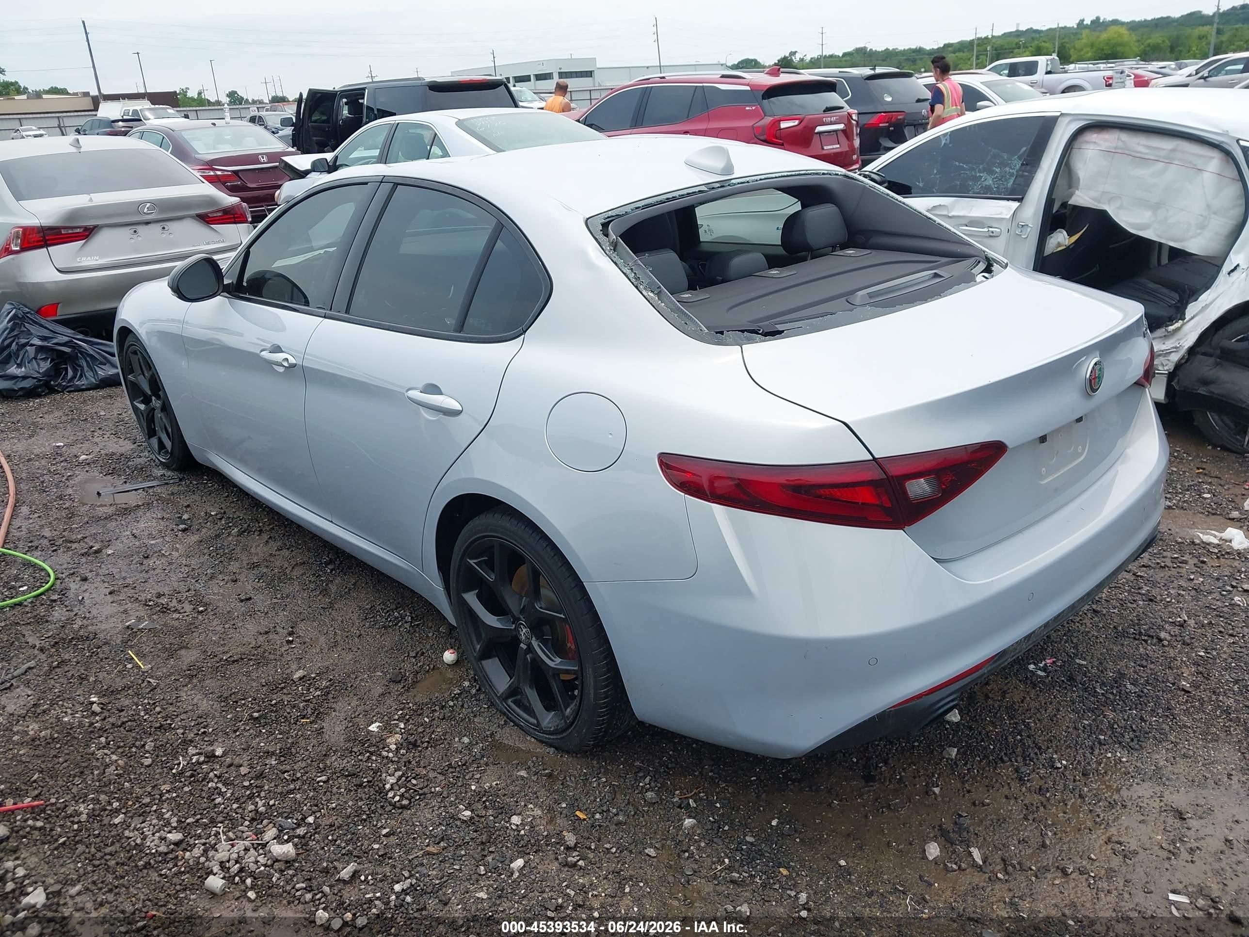 2020 Alfa romeo Giulia VIN ZARFAMANXL7638802 IAAI salvage auction — Hail, Clear (Oklahoma), sold $3,050 on 2026-09-08 (photo 3)