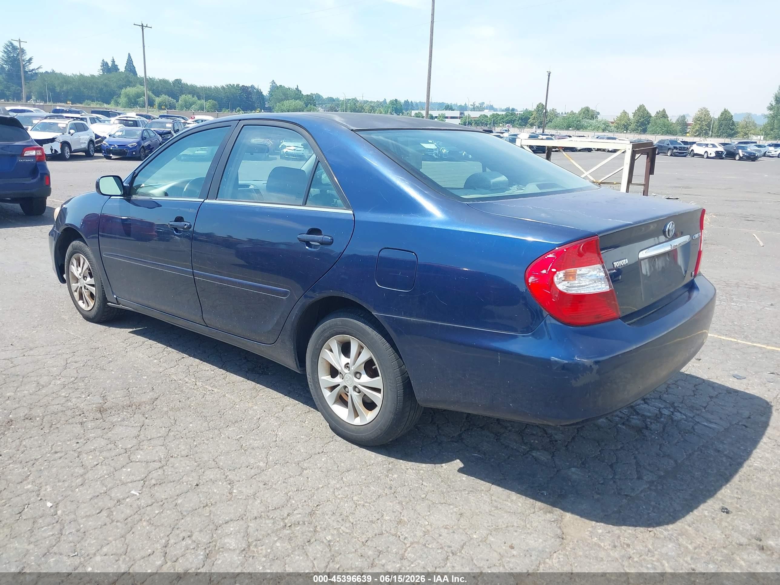 2004 Toyota Camry VIN 4T1BF30K84U064551 IAAI salvage auction — Normal Wear, Clear-Dealer Only (Oregon), sold $275 on 2026-07-09 (photo 3)