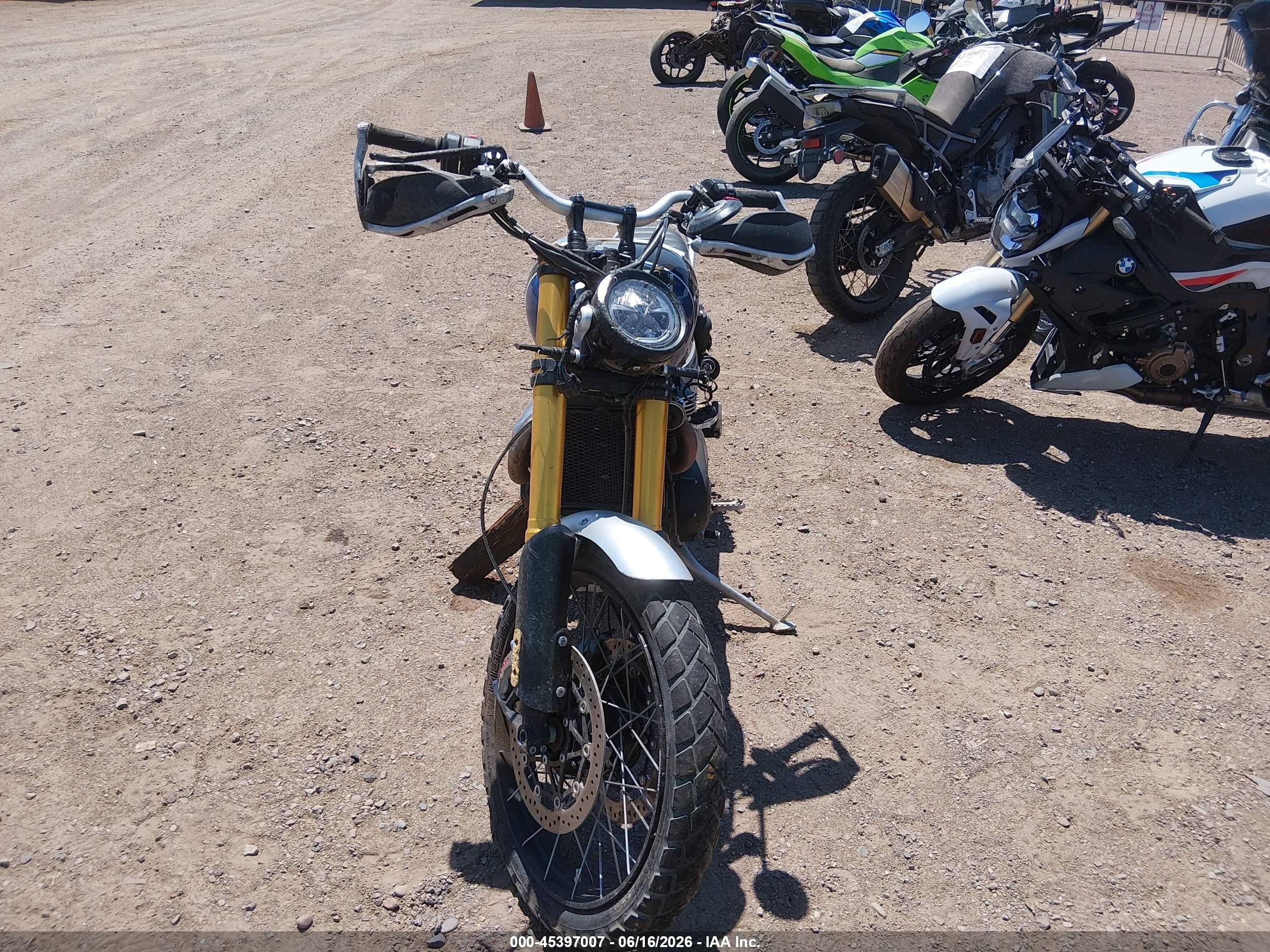 2020 Triumph motorcycle Scrambler VIN SMTD51HG2LT967367 IAAI salvage auction — Front End, Salvage (Arizona), sold $750 on 2026-09-09 (photo 5)