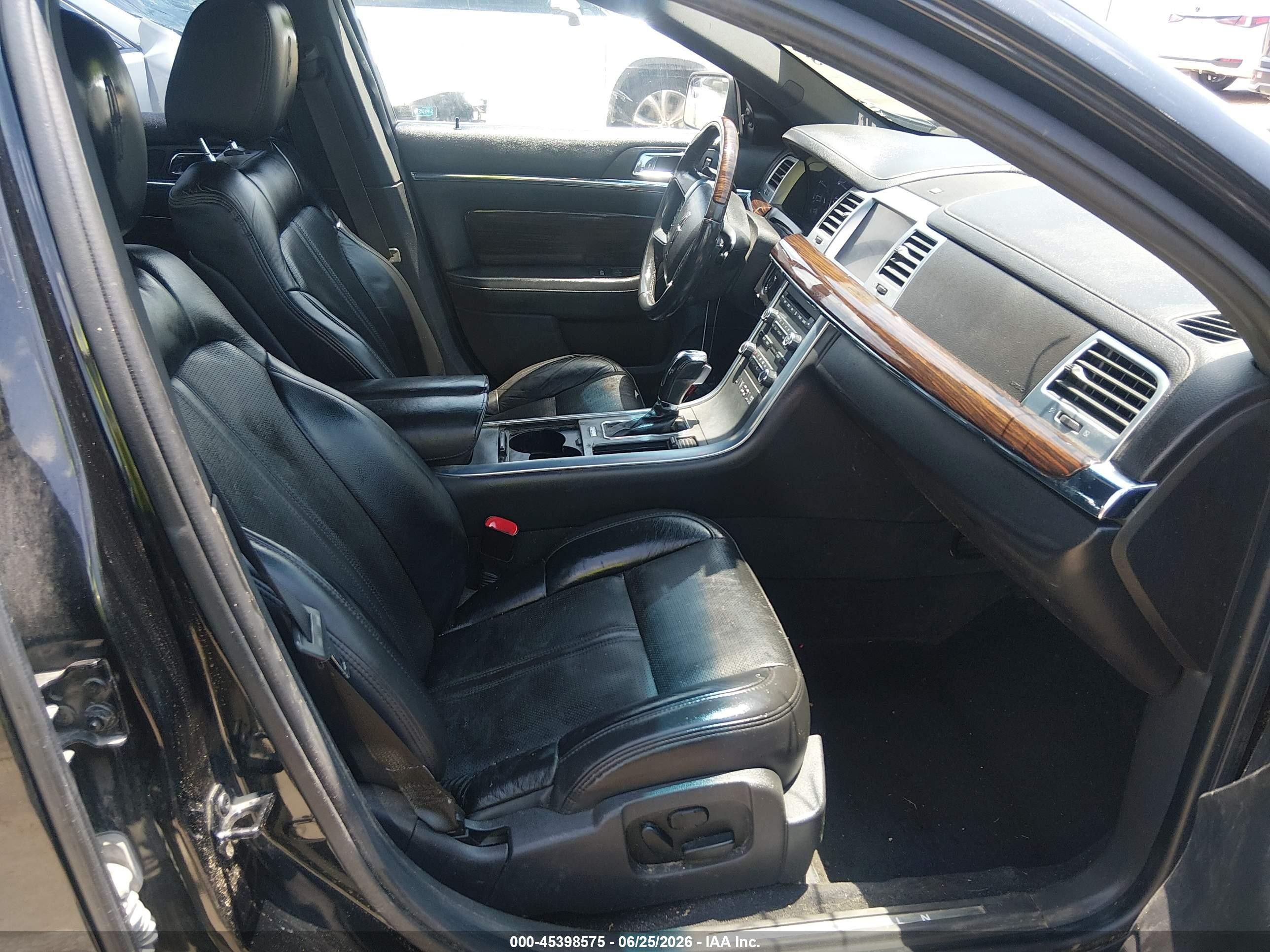 2011 Lincoln Mks VIN 1LNHL9DRXBG606824 IAAI salvage auction — Rear End, Salvage (Mississippi), sold $1,300 on 2026-09-23 (photo 5)