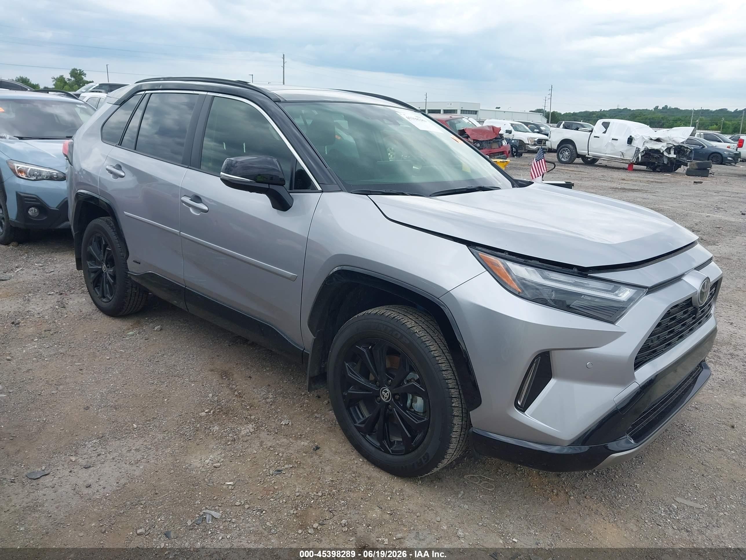 2025 Toyota RAV4 Hybrid VIN JTME6RFV3SD579217 — IAAI salvage auction photo