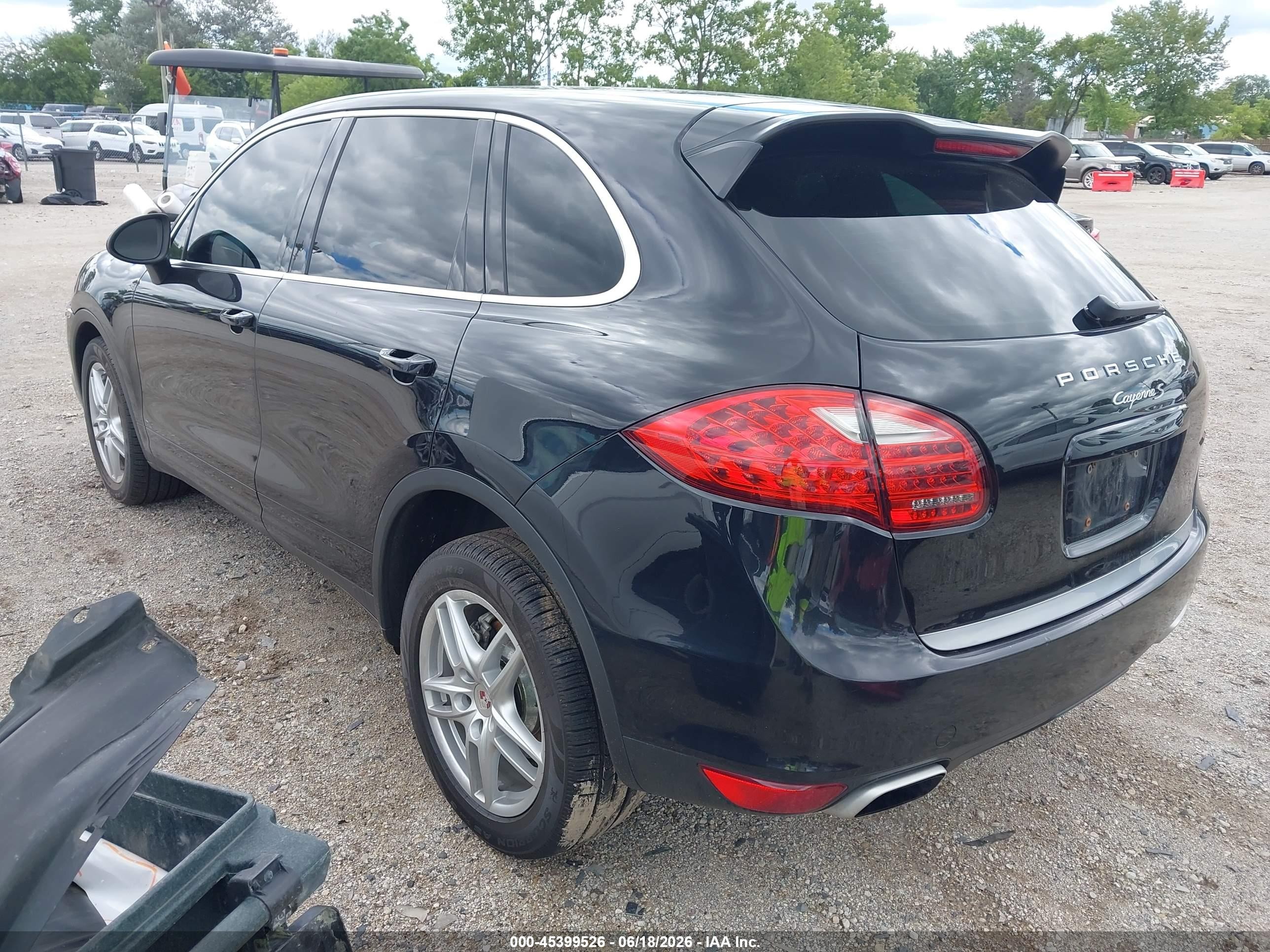 2011 Porsche Cayenne VIN WP1AB2A24BLA46392 IAAI salvage auction — Normal Wear, Clear (Illinois), sold $1,800 on 2026-07-05 (photo 3)