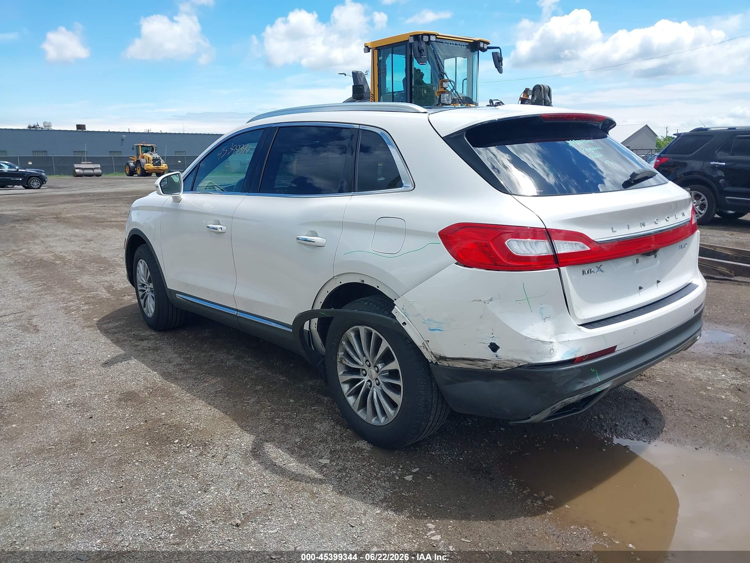2018 Lincoln Mkx VIN 2LMPJ8KR4JBL49717 IAAI salvage auction — Front & Rear, Clear (Michigan), sold $4,550 on 2026-09-06 (photo 3)