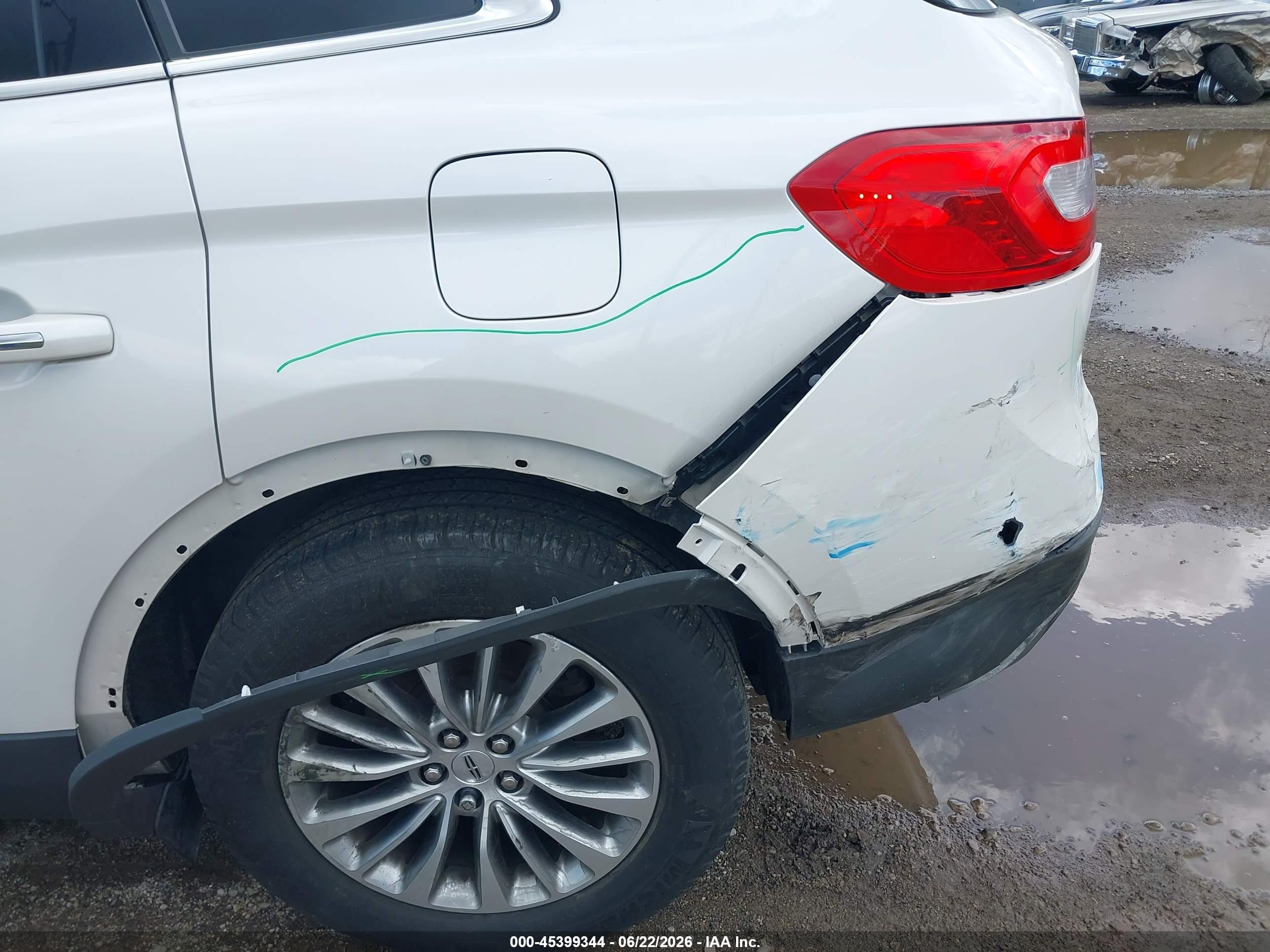2018 Lincoln Mkx VIN 2LMPJ8KR4JBL49717 IAAI salvage auction — Front & Rear, Clear (Michigan), sold $4,550 on 2026-09-06 (photo 6)