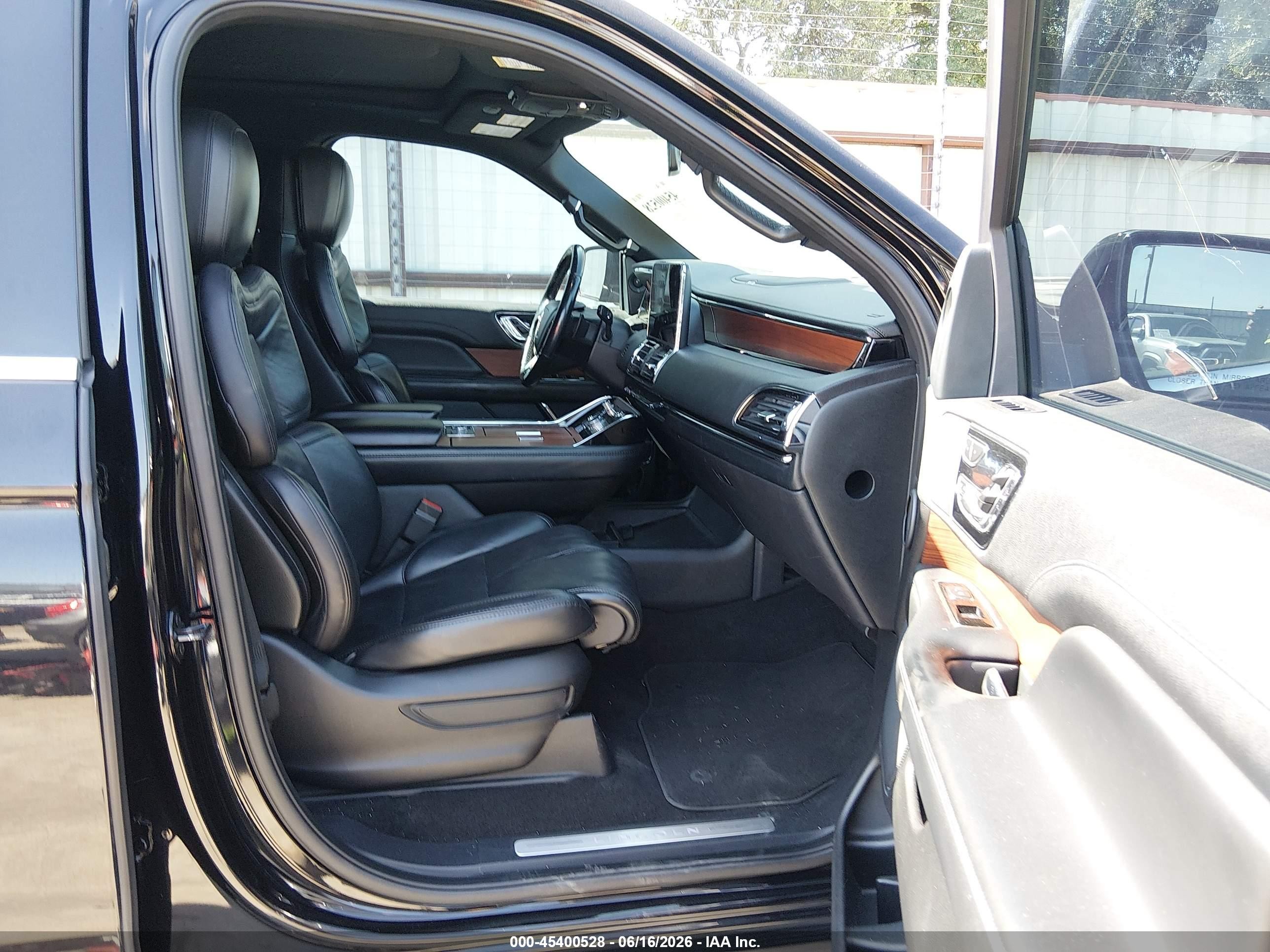 2021 Lincoln Navigator VIN 5LMJJ3KT3MEL02877 IAAI salvage auction — Front End, Original (Texas), sold $13,000 on 2026-09-11 (photo 5)