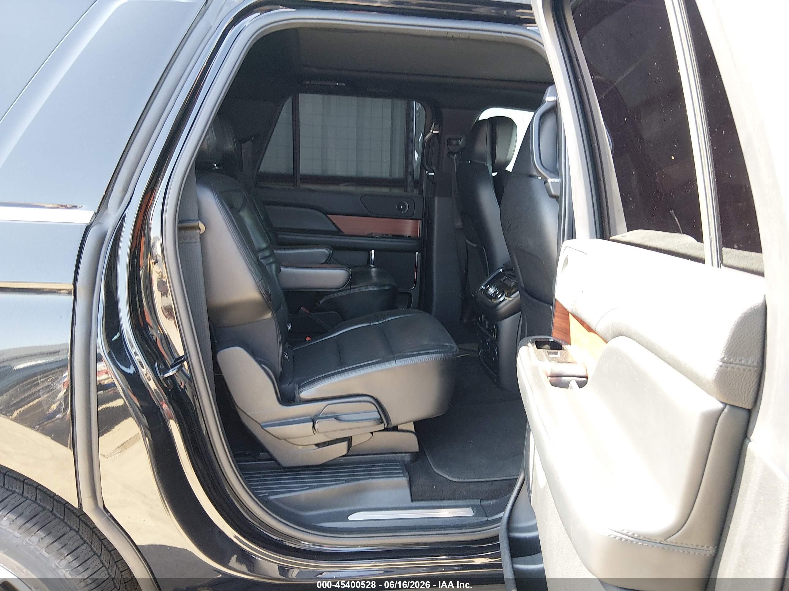 2021 Lincoln Navigator VIN 5LMJJ3KT3MEL02877 IAAI salvage auction — Front End, Original (Texas), sold $13,000 on 2026-09-11 (photo 8)