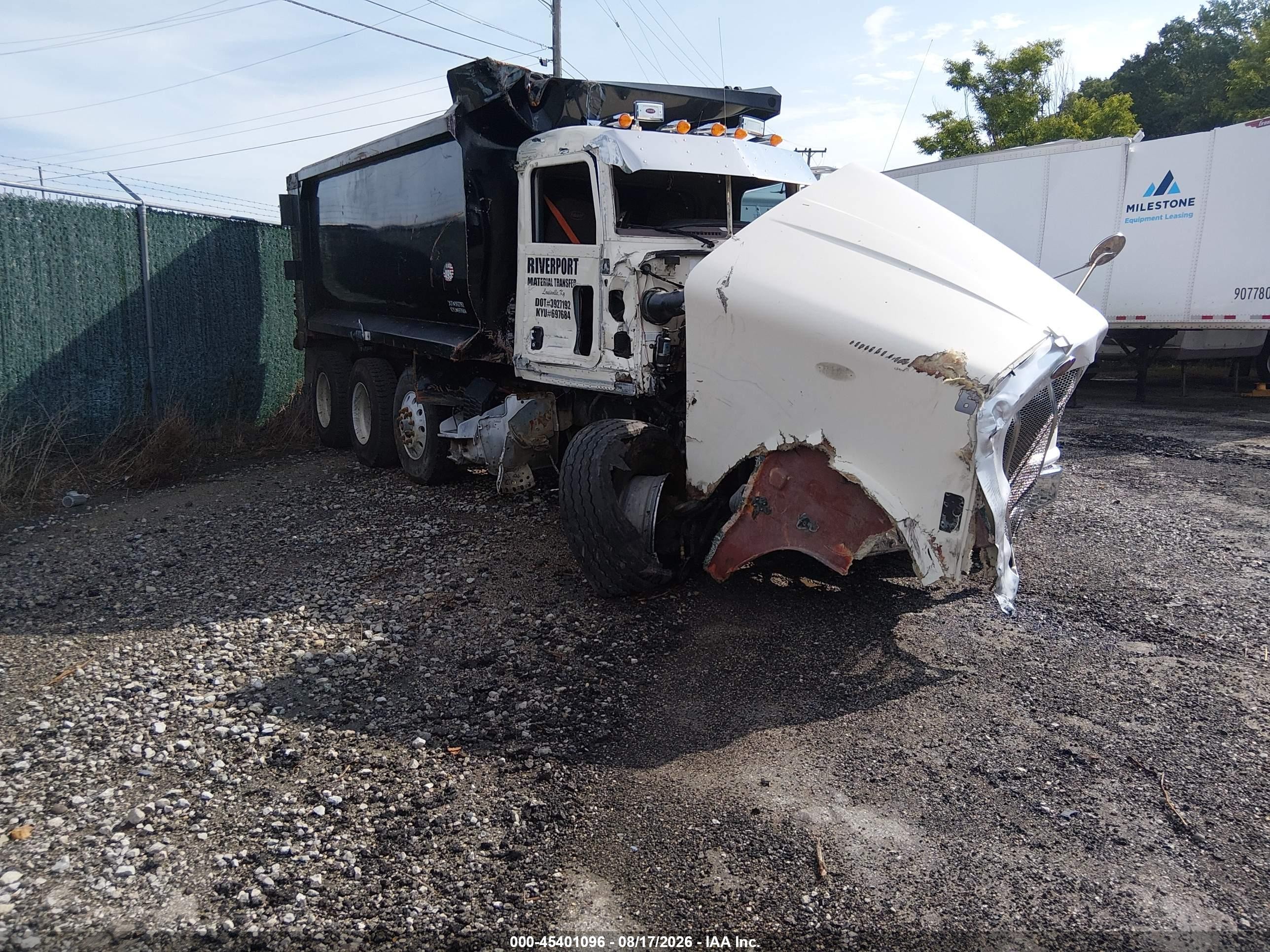 2013 Peterbilt 367 VIN 1NPTL40X2DD182090 — IAAI salvage auction photo