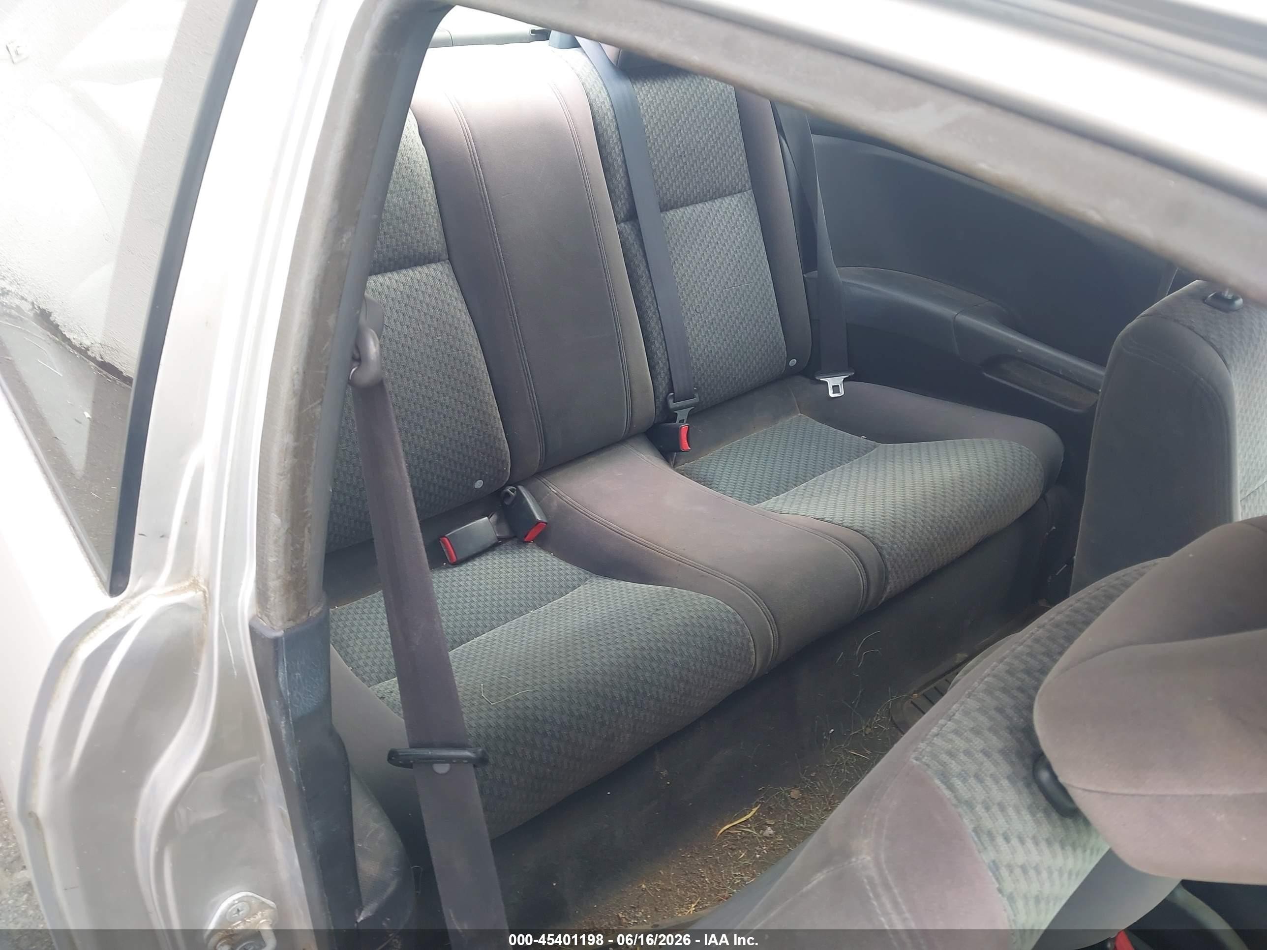 2005 Honda Civic VIN 1HGEM21335L070467 IAAI salvage auction — Normal Wear, Clear-Dealer Only (Oregon), sold $225 on 2026-07-09 (photo 8)