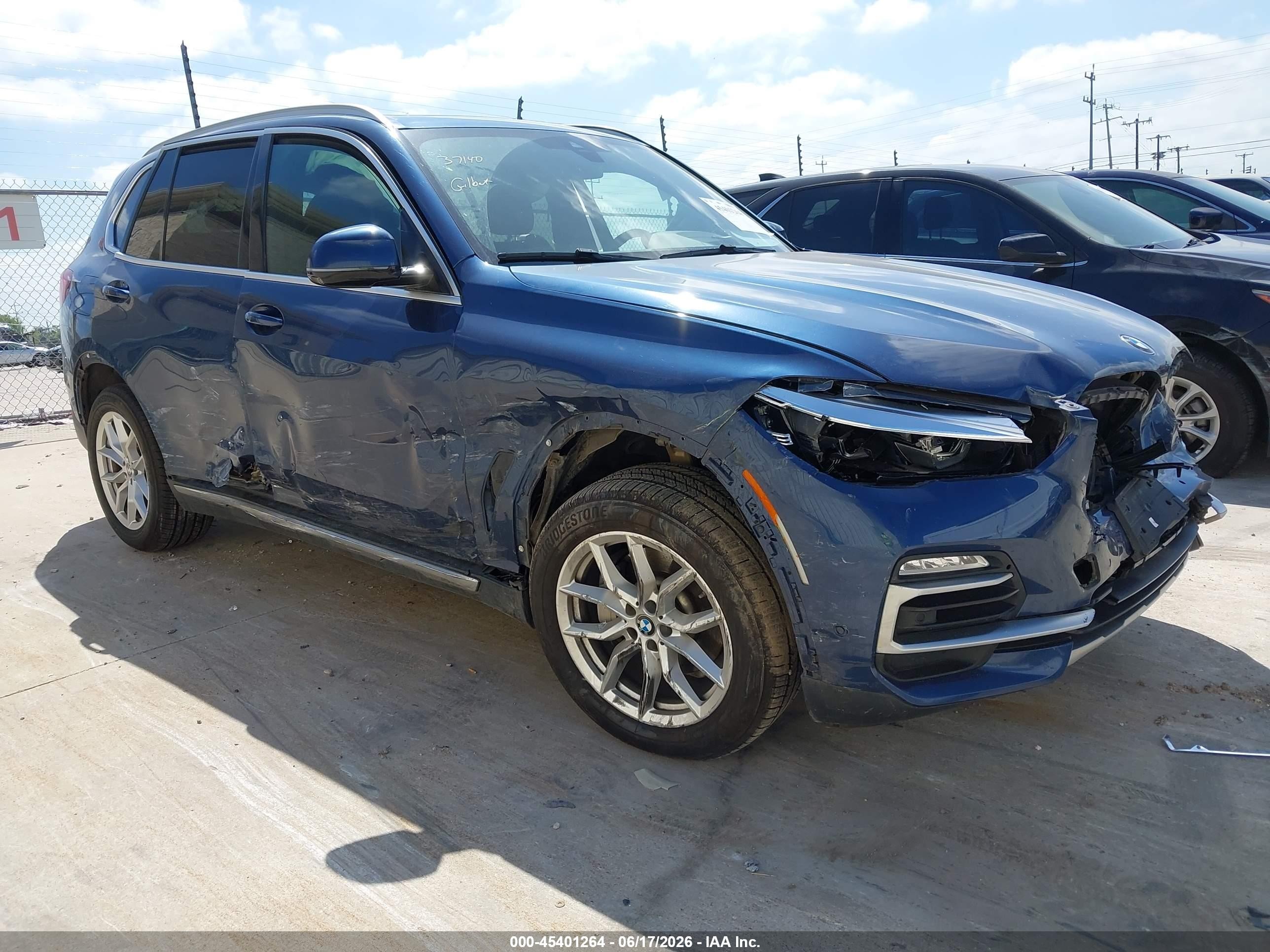 2020 BMW X5 VIN 5UXCR6C00L9C63642 — IAAI salvage auction photo