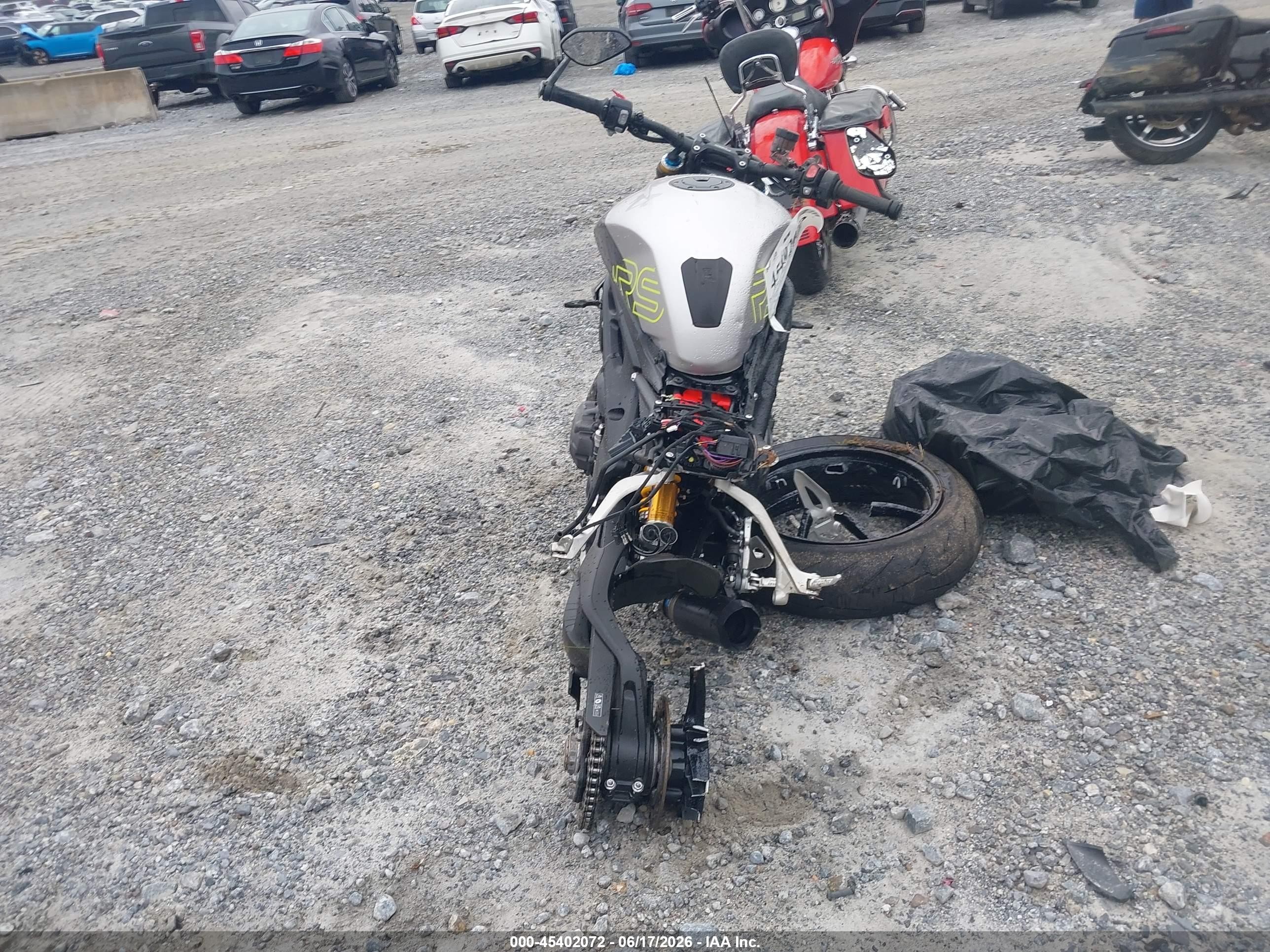 2025 Triumph motorcycle Speed triple VIN SMTP11S4XSTCG5575 IAAI salvage auction — Rollover, Salvage (Georgia), sold $925 on 2026-09-09 (photo 6)