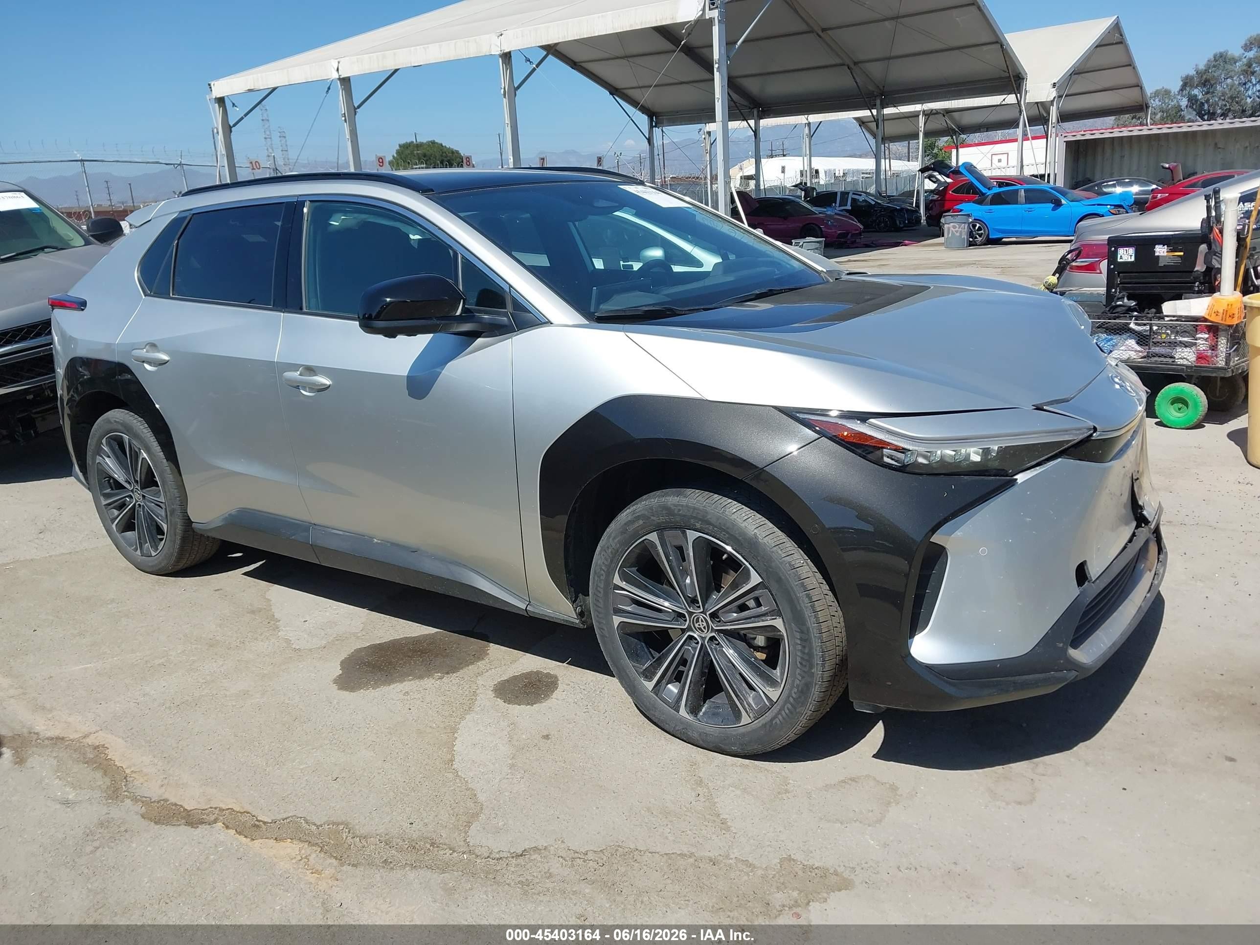 2024 Toyota BZ4X VIN JTMAAAAA5RA052262 — IAAI salvage auction photo