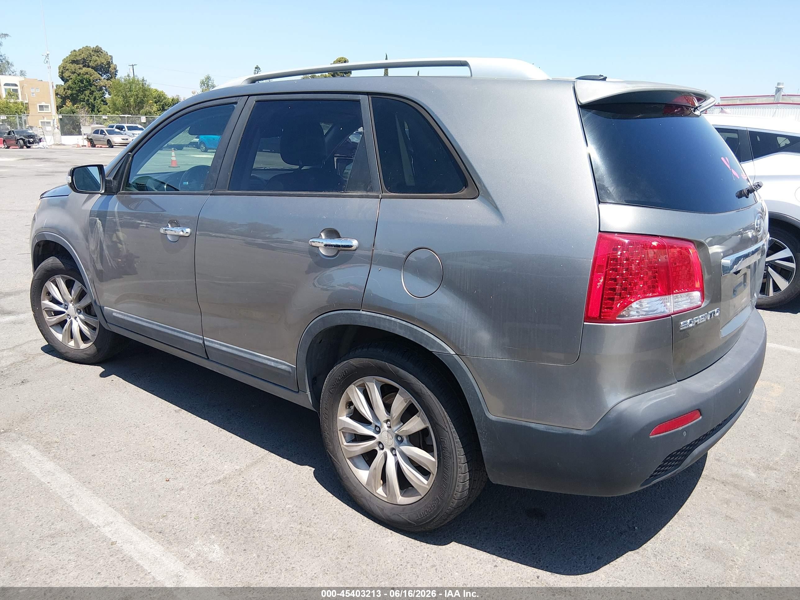 2011 Kia Sorento VIN 5XYKU3A11BG001306 IAAI salvage auction — Normal Wear, Duplicate Paperwork (California), sold $375 on 2026-07-09 (photo 3)