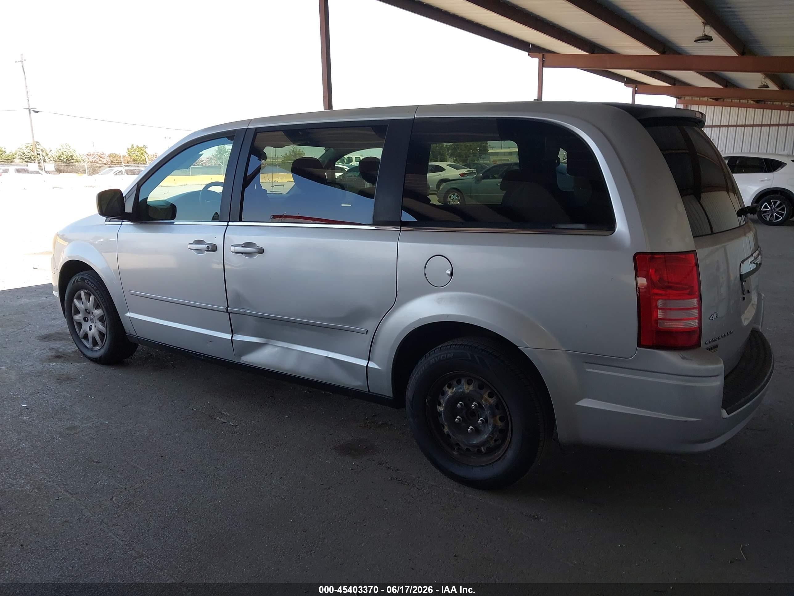 2009 Chrysler Town & Country VIN 2A8HR44E39R514801 IAAI salvage auction — Side, Salvage (California), sold $850 on 2026-07-09 (photo 6)