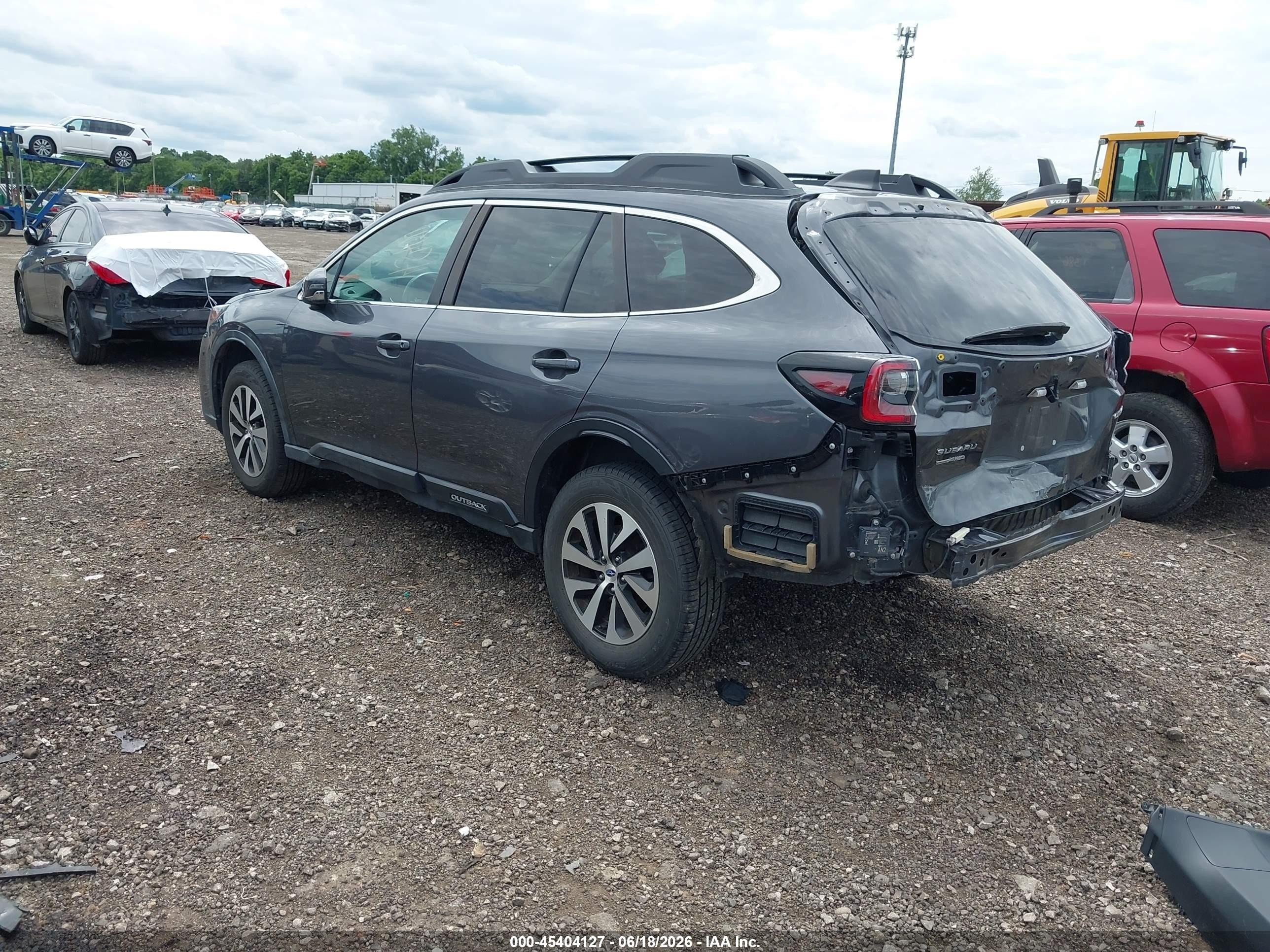 2020 Subaru Outback VIN 4S4BTACC7L3182368 IAAI salvage auction — Rear End, Salvage (Ohio), sold $4,300 on 2026-07-10 (photo 3)