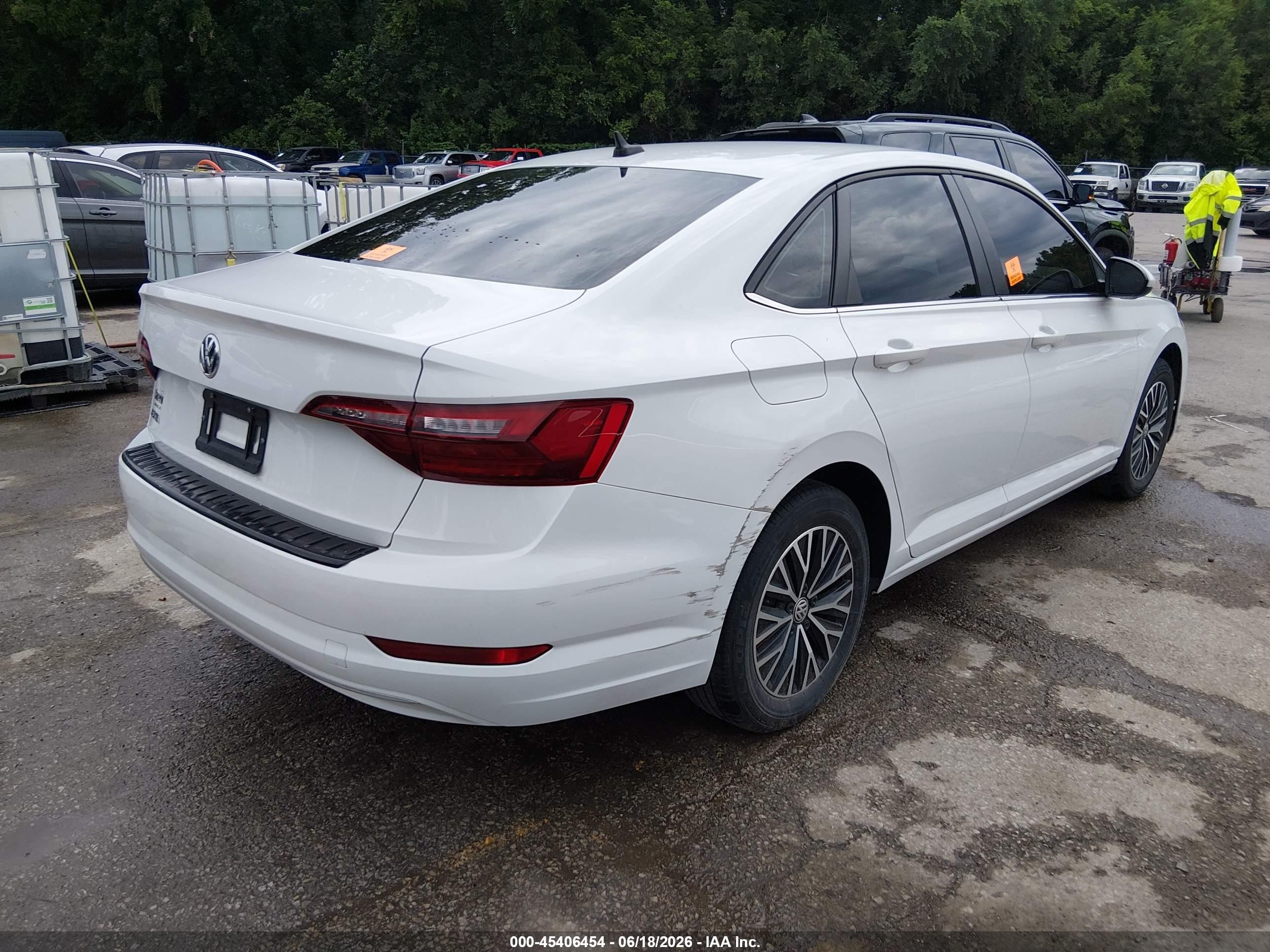 2021 Volkswagen Jetta VIN 3VWC57BU8MM083457 IAAI salvage auction — Water/Flood, Salvage (Kansas), sold $2,975 on 2026-09-09 (photo 4)