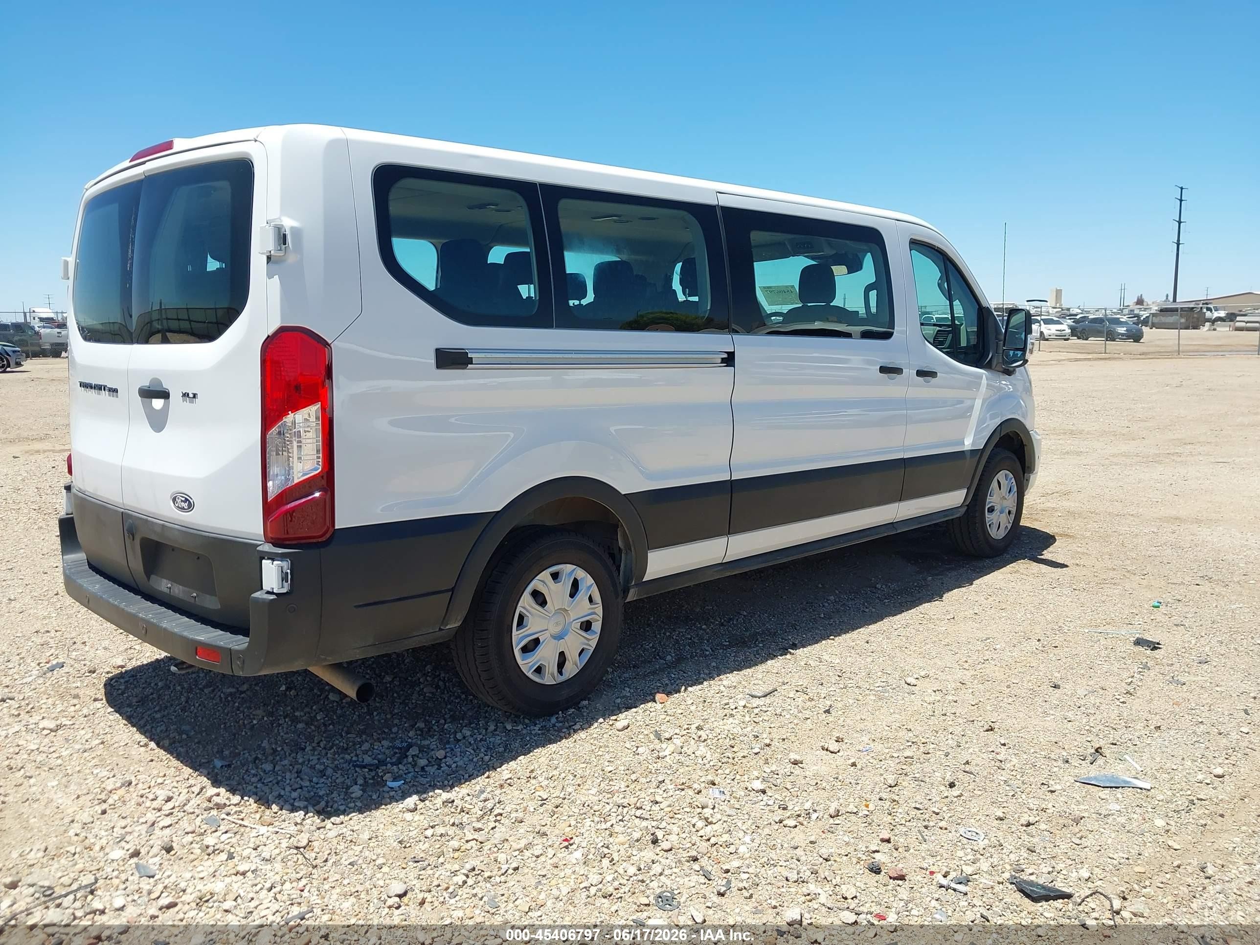 2026 Ford Transit-350 VIN 1FBAX2Y8XTKA07587 IAAI salvage auction — Side, Enterprise Vehicles Clear Only (Texas), sold $32,350 on 2026-07-07 (photo 4)
