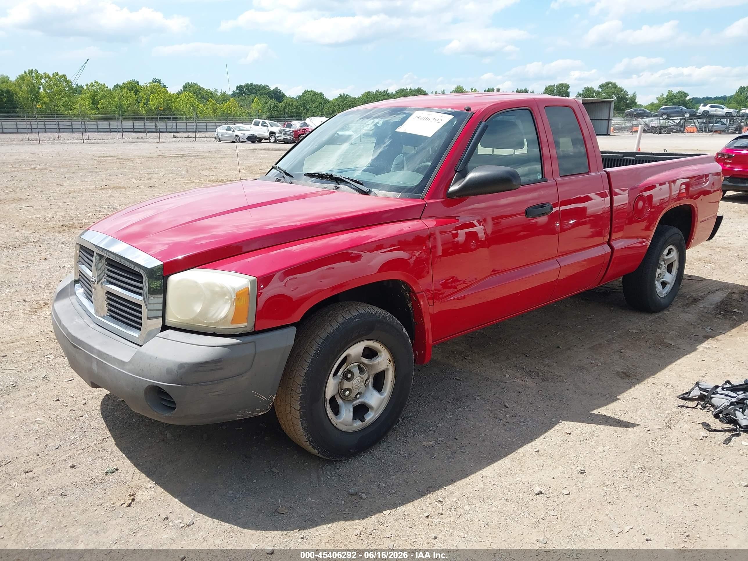 2005 Dodge Dakota VIN 1D7HE22KX5S126804 IAAI salvage auction — Rear End, Clear (Tennessee), sold $475 on 2026-07-11 (photo 2)