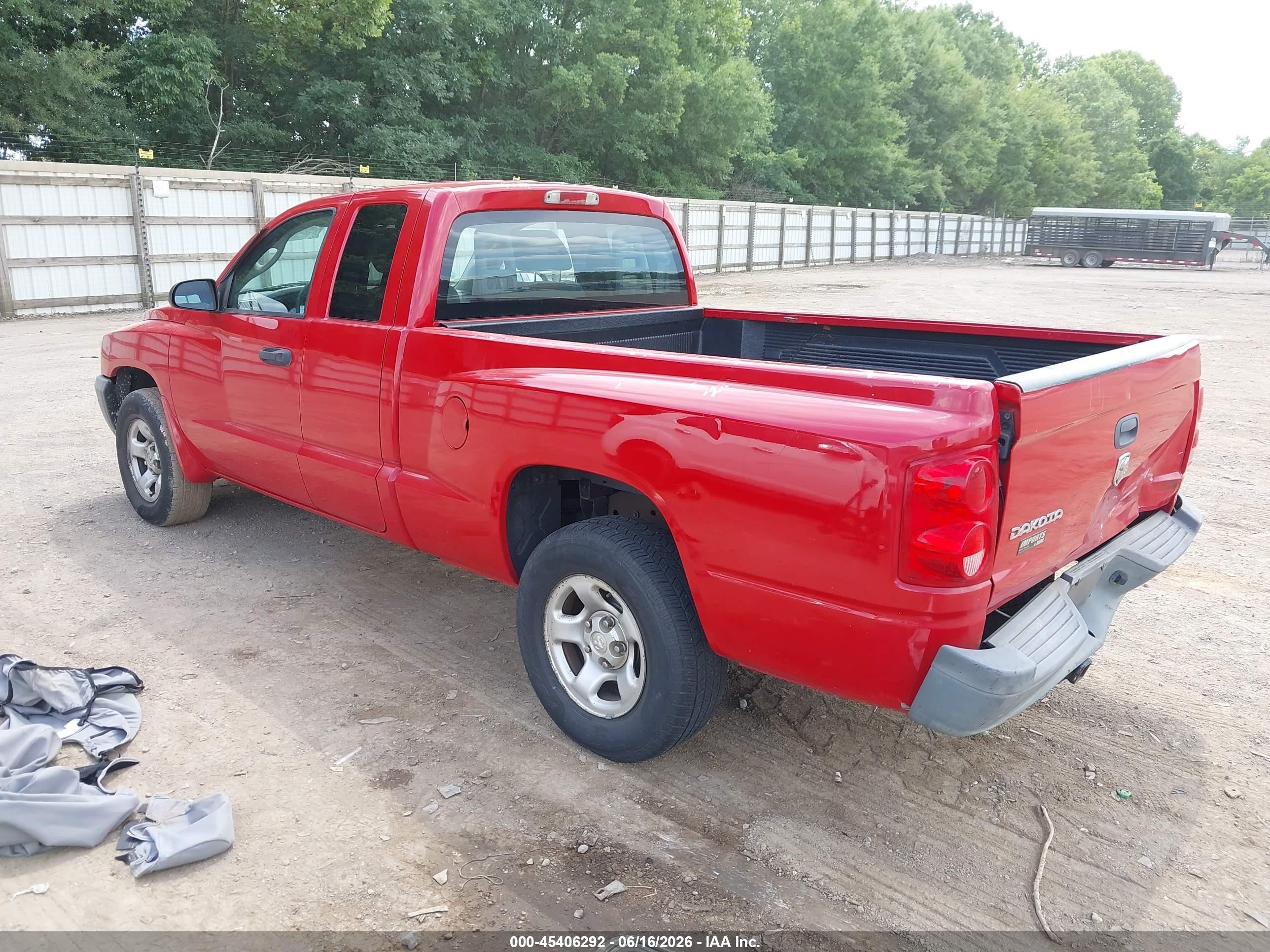 2005 Dodge Dakota VIN 1D7HE22KX5S126804 IAAI salvage auction — Rear End, Clear (Tennessee), sold $475 on 2026-07-11 (photo 3)