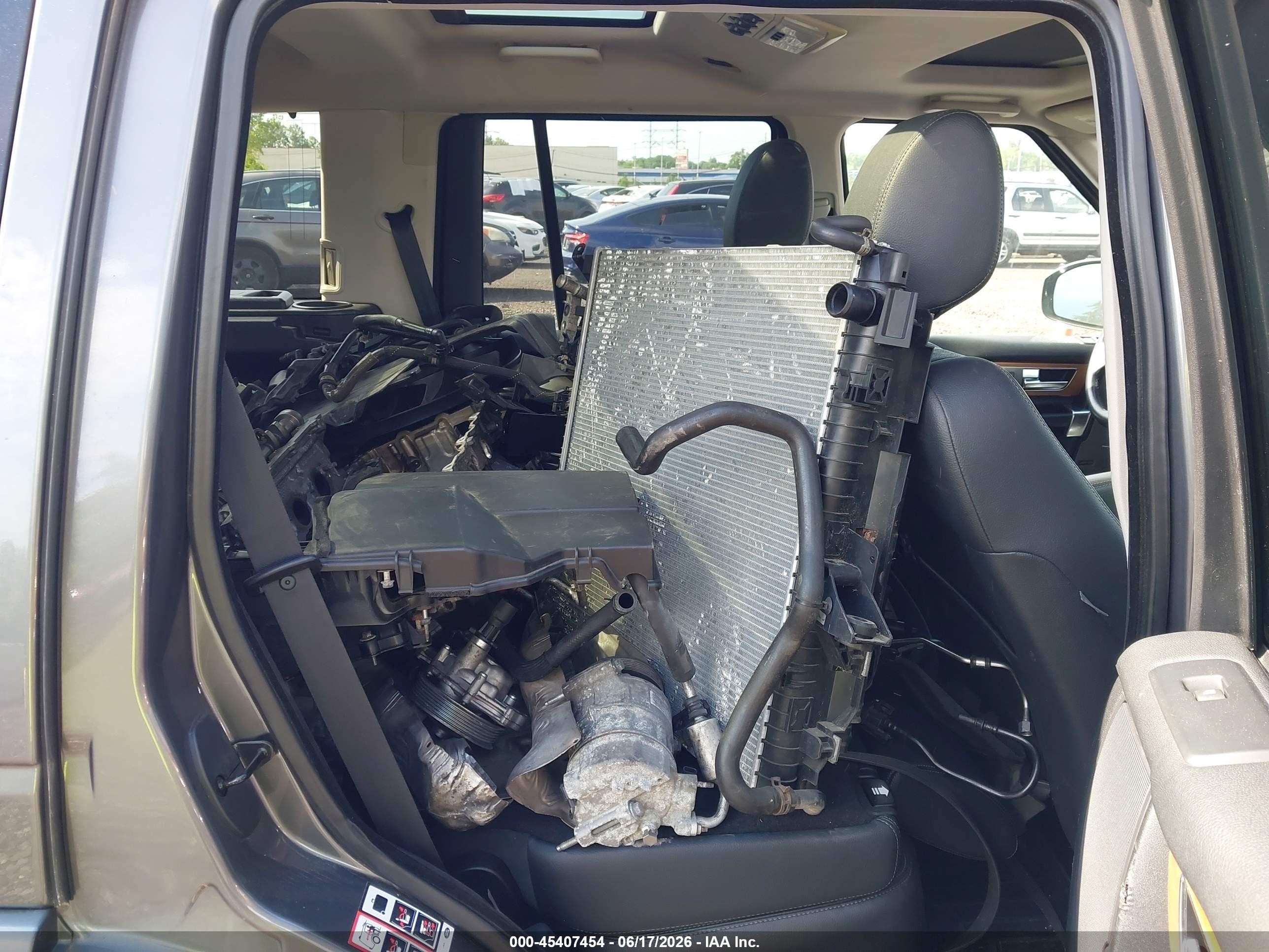 2016 Land Rover LR4 VIN SALAG2V68GA788726 IAAI salvage auction — Normal Wear, Clear (New York), sold $650 on 2026-06-30 (photo 8)