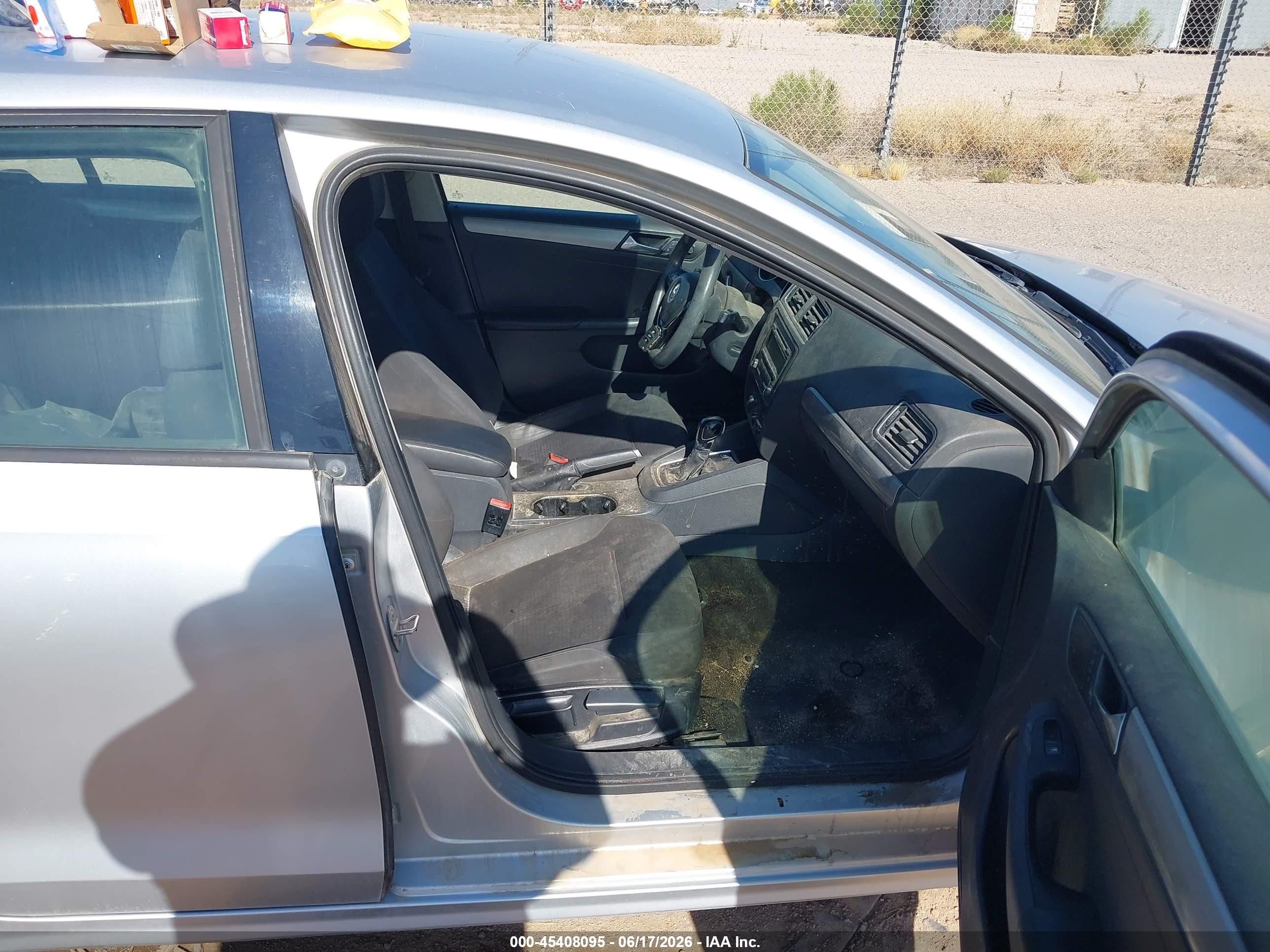 2015 Volkswagen Jetta VIN 3VWD17AJ4FM341547 IAAI salvage auction — Normal Wear, Clear-Dealer Only (Arizona), sold $625 on 2026-07-02 (photo 5)